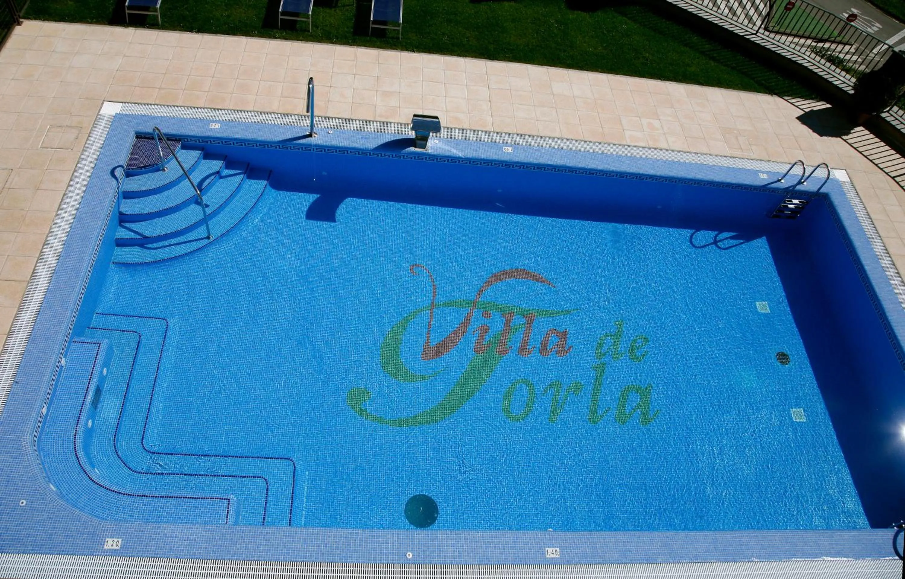 Swimming pool in Hotel Villa de Torla
