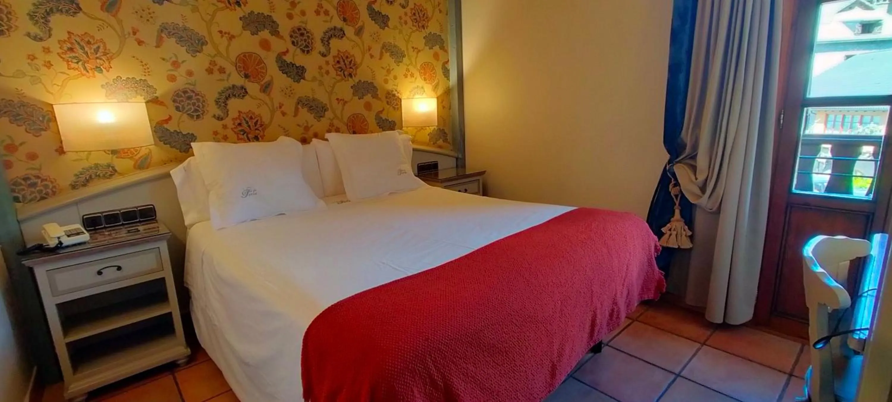 Bed in Hotel Villa de Torla