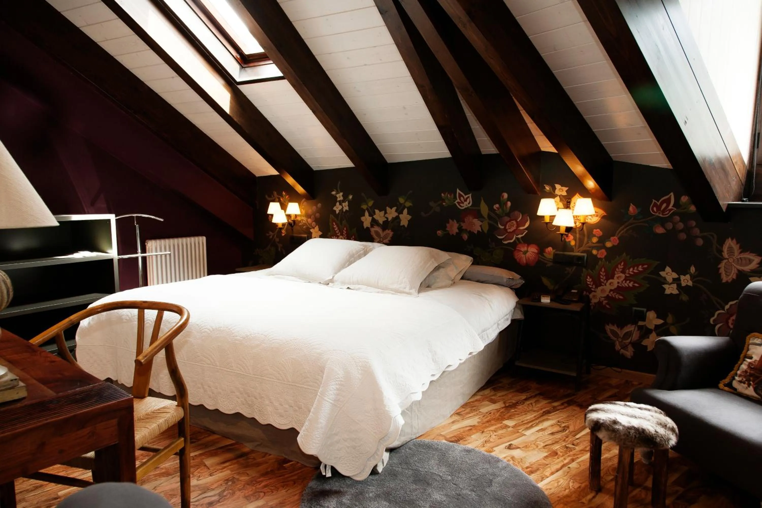 Photo of the whole room, Bed in Hotel Villa de Torla