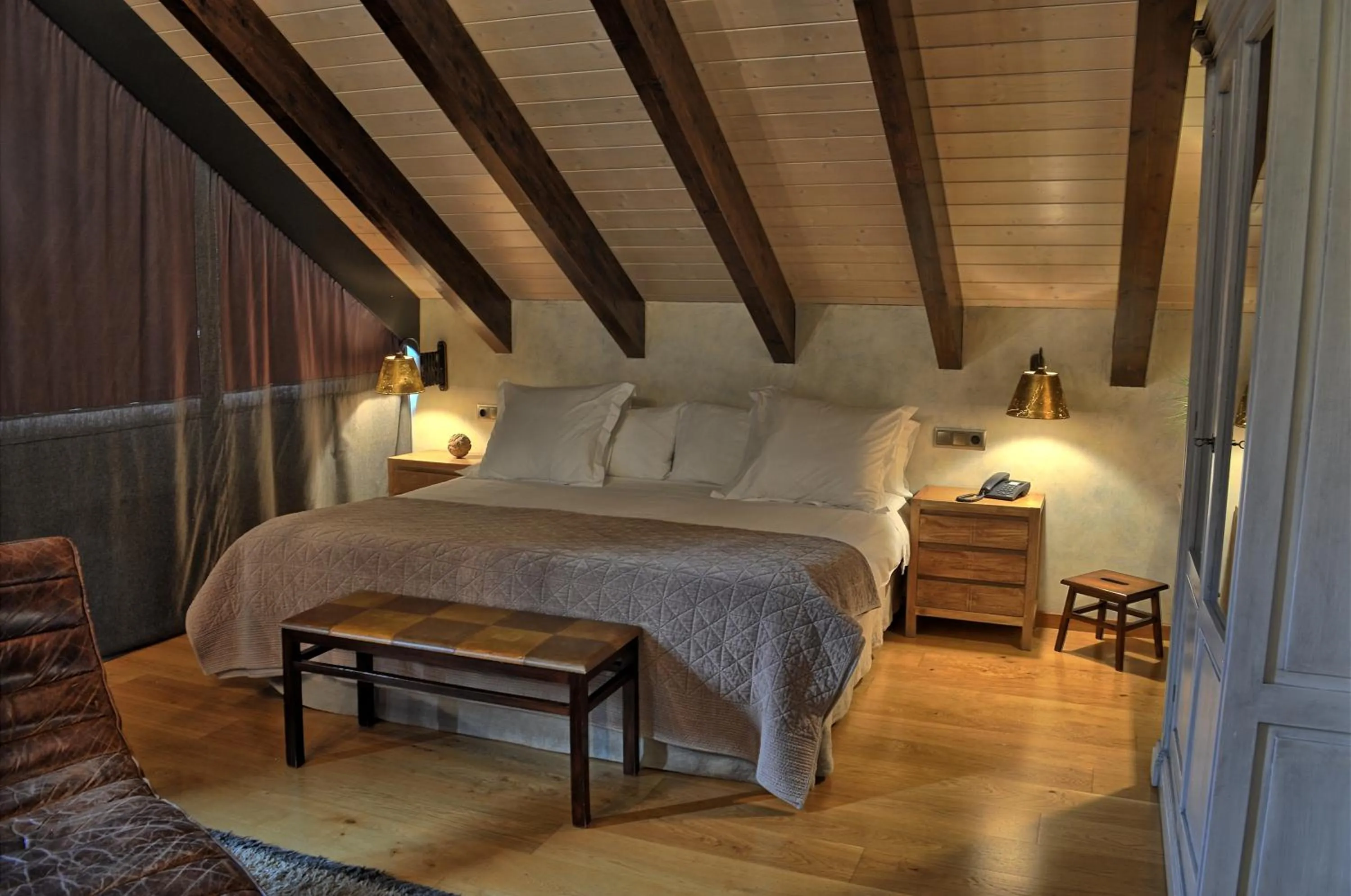 Bedroom, Bed in Hotel Villa de Torla