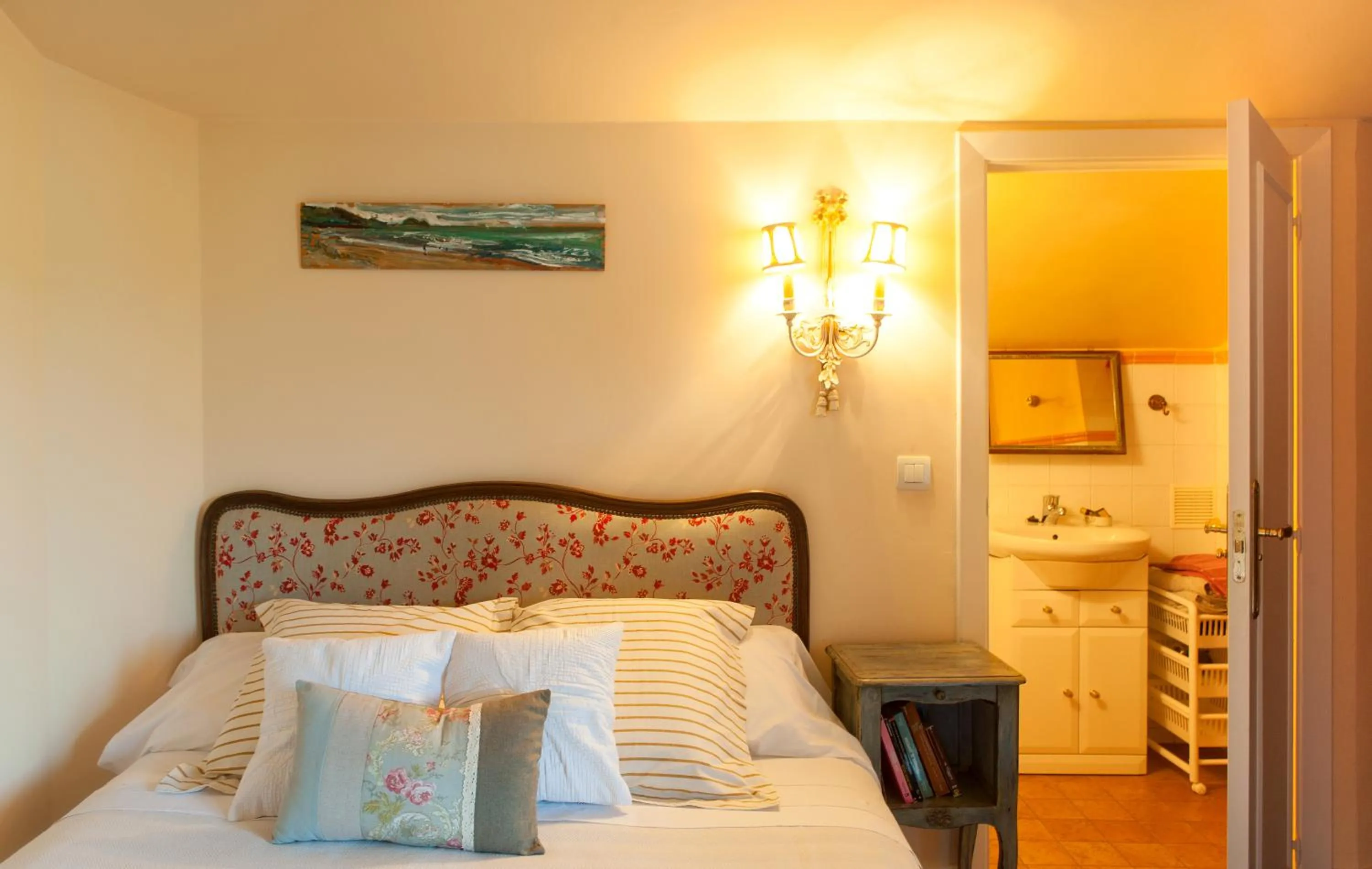 Bed in Casa Rural Mailan PARKING INCLUIDO