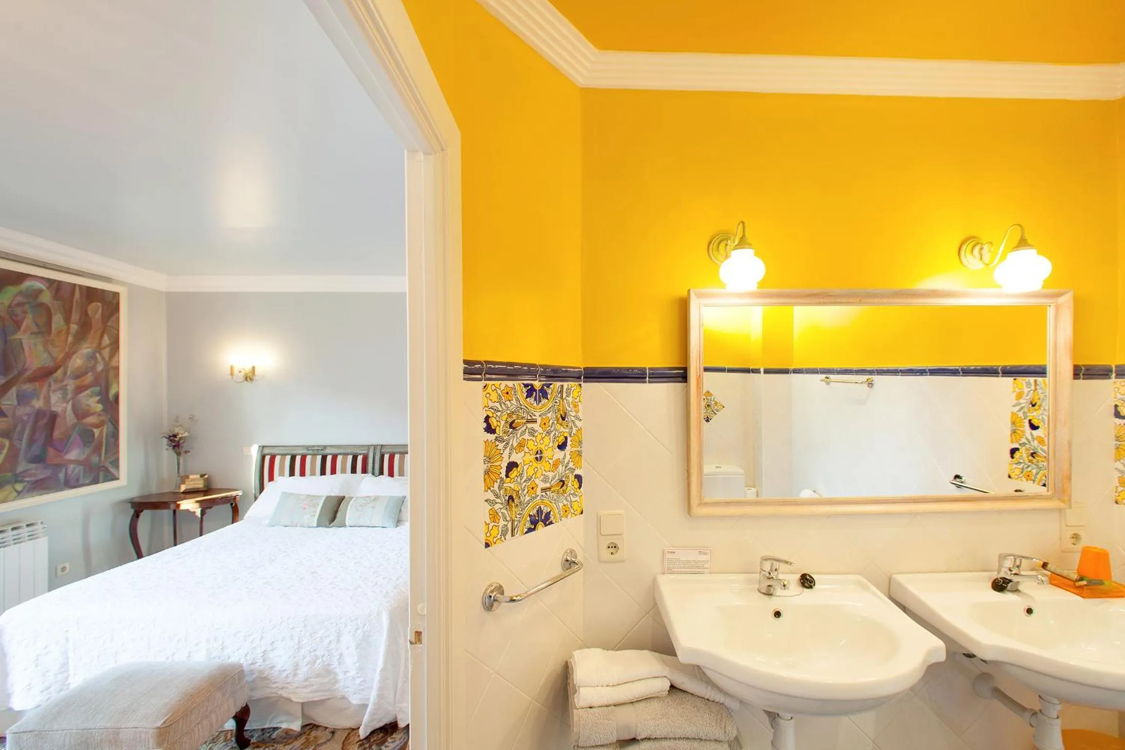 Toilet, Bed in Casa Rural Mailan PARKING INCLUIDO