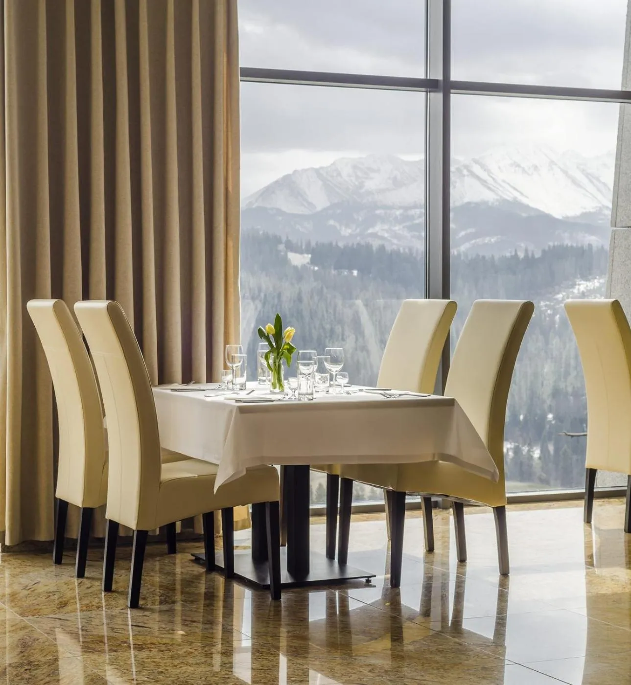 Restaurant/places to eat in Hotel Zbójnicówka