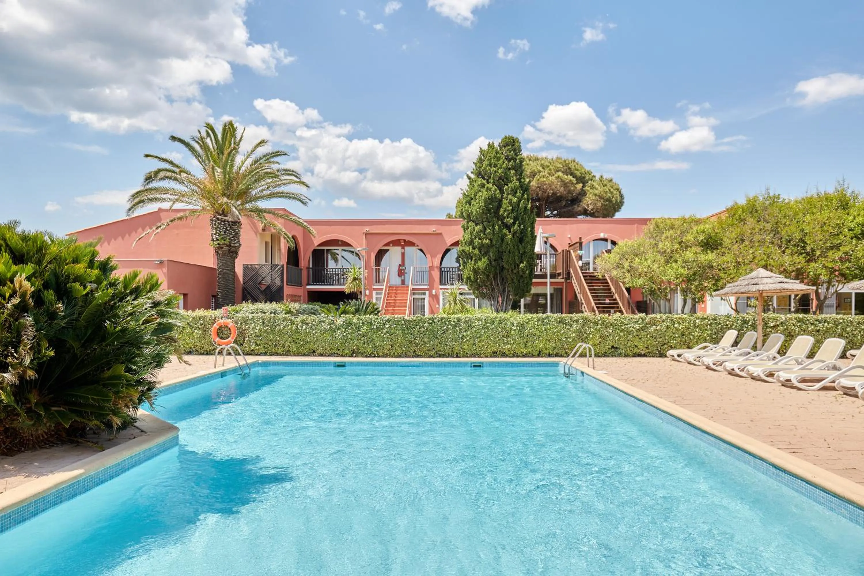 Pool view in Résidence Odalys Du Golfe