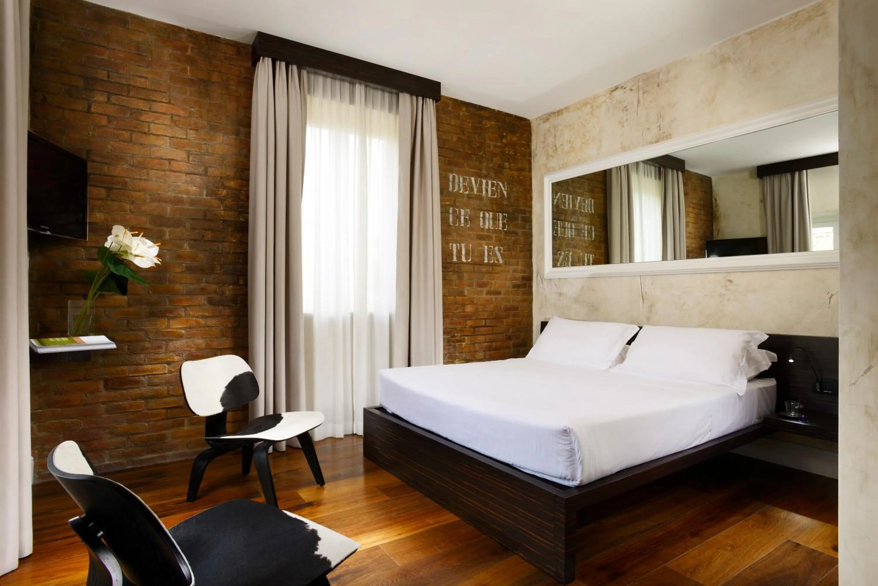 Decorative detail, Bed in Relais Orso