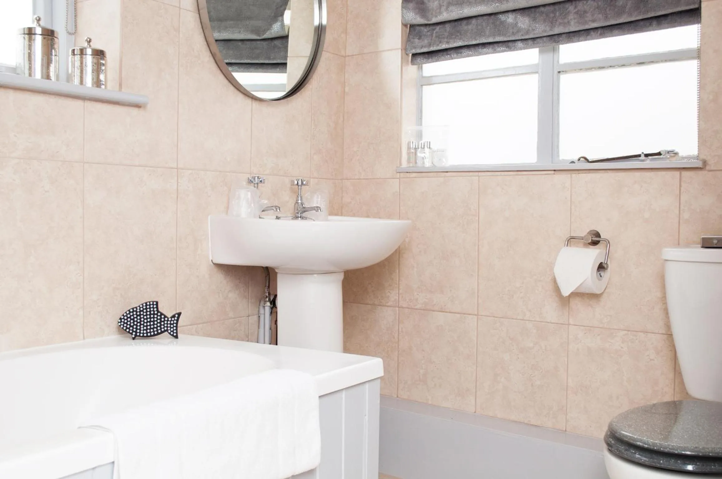 Bathroom in The Loopy Shrew