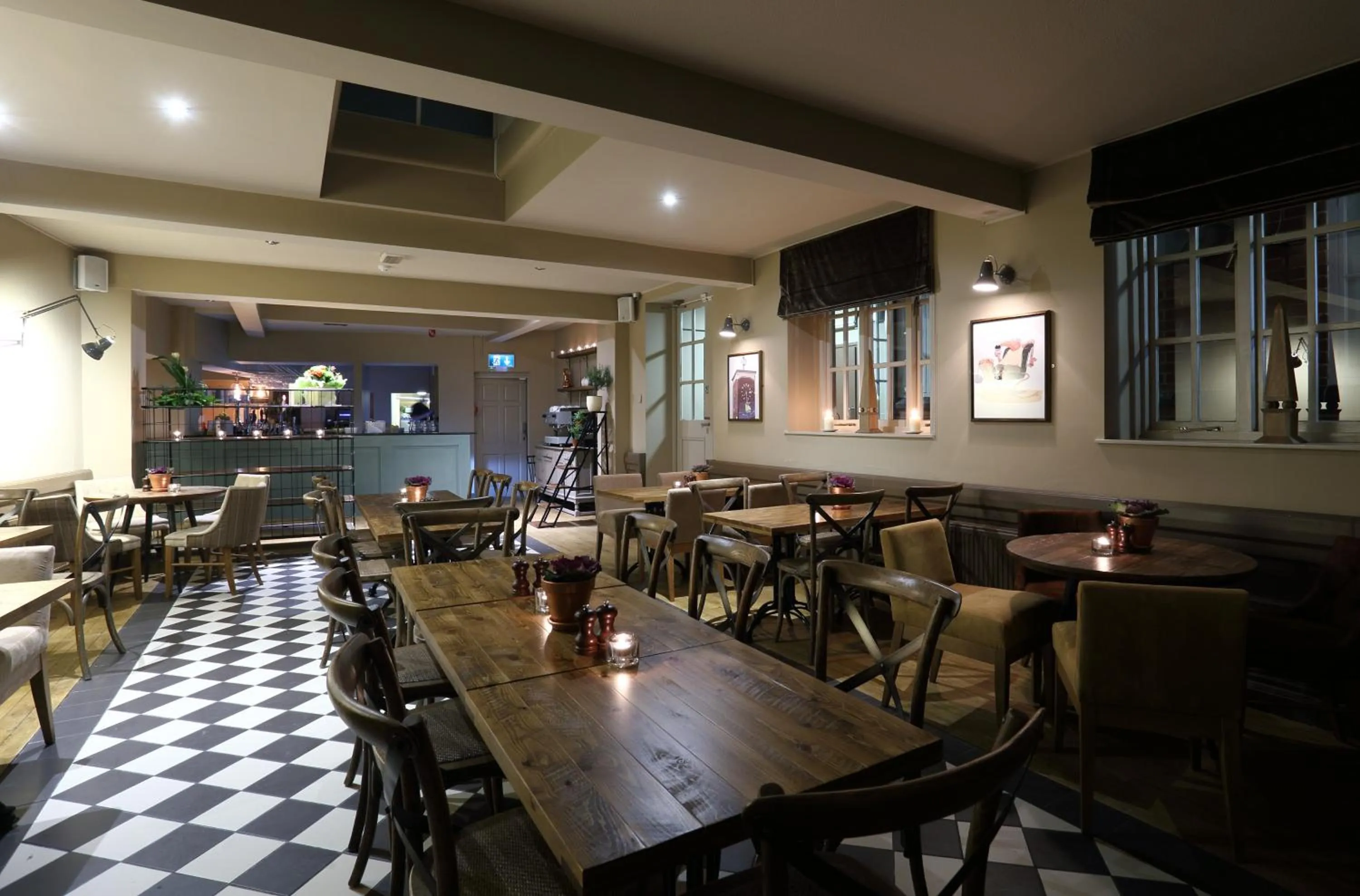 Restaurant/places to eat in The Loopy Shrew