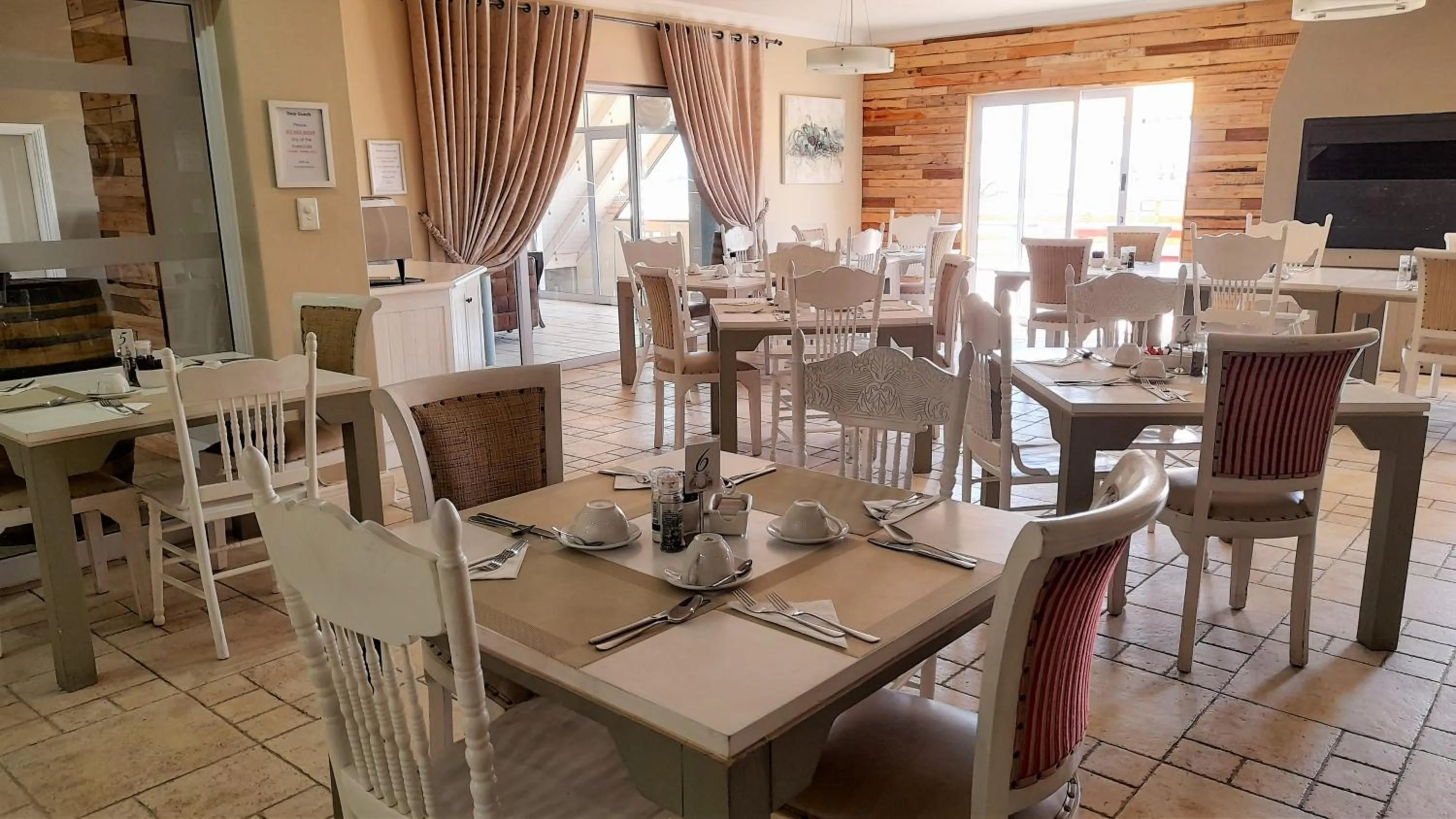 Restaurant/places to eat in Atlantic Villa Boutique Guesthouse