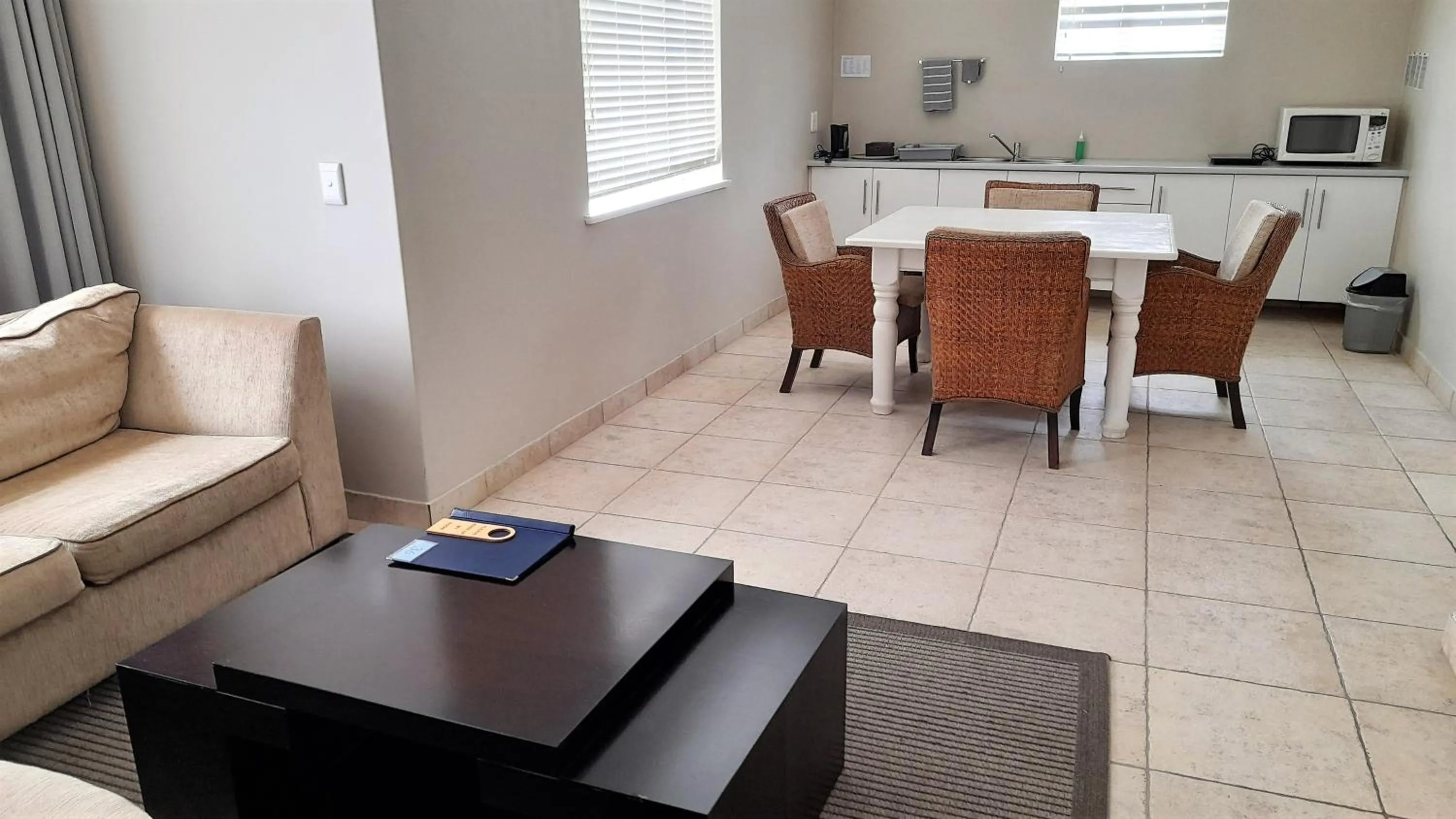 TV and multimedia in Atlantic Villa Boutique Guesthouse