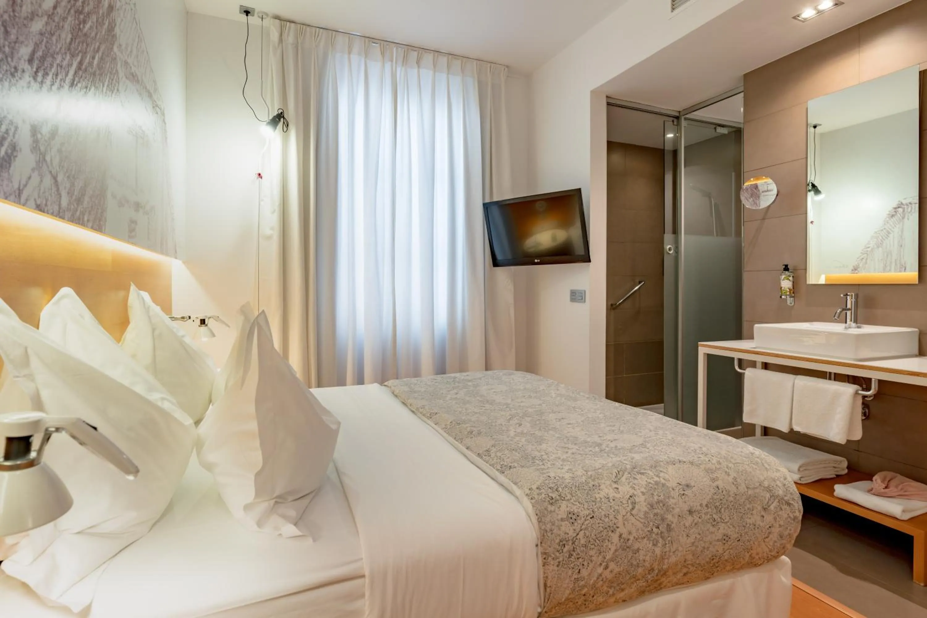 Bedroom, Bed in Hotel Boutique Párraga Siete