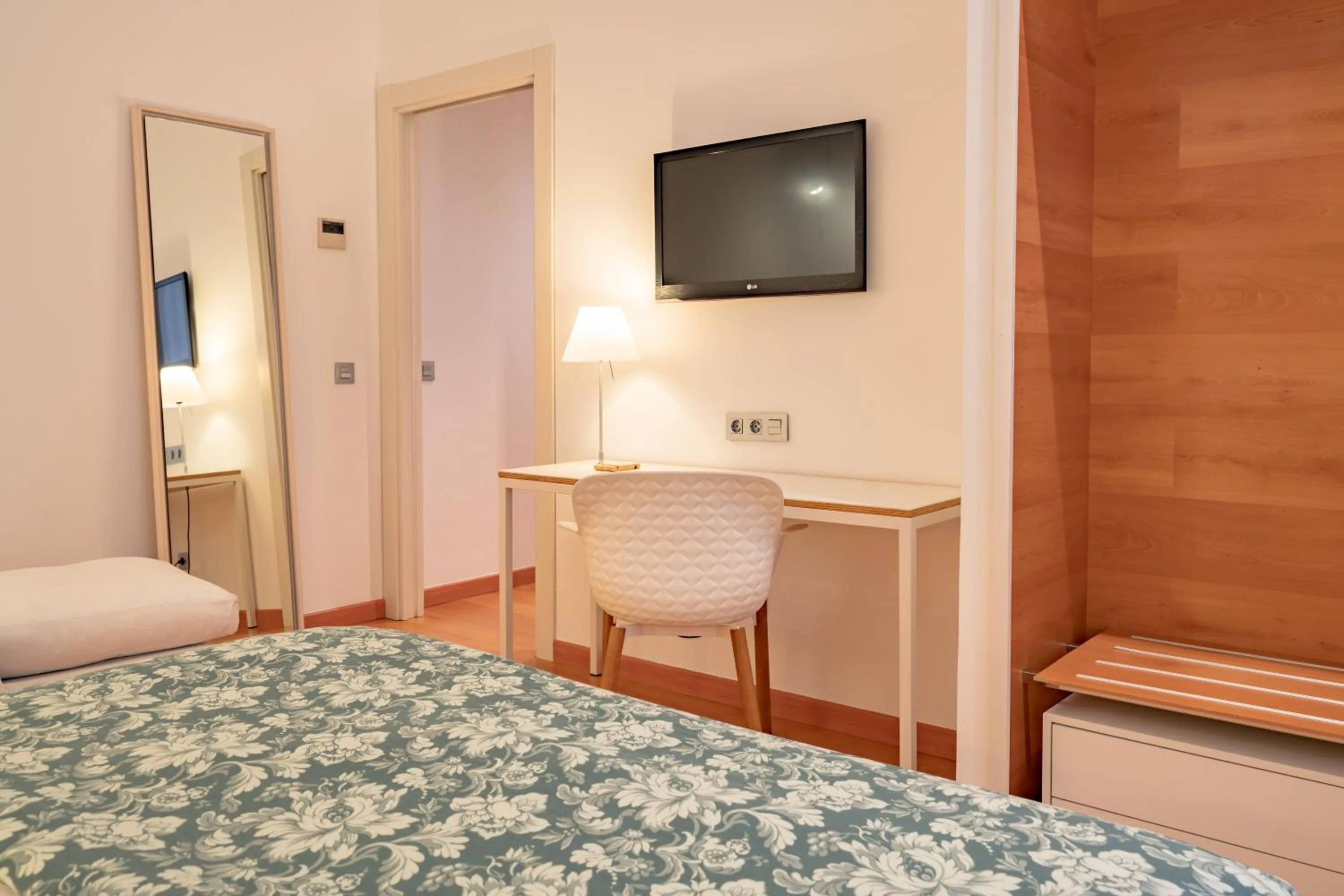 TV and multimedia, Bed in Hotel Boutique Párraga Siete