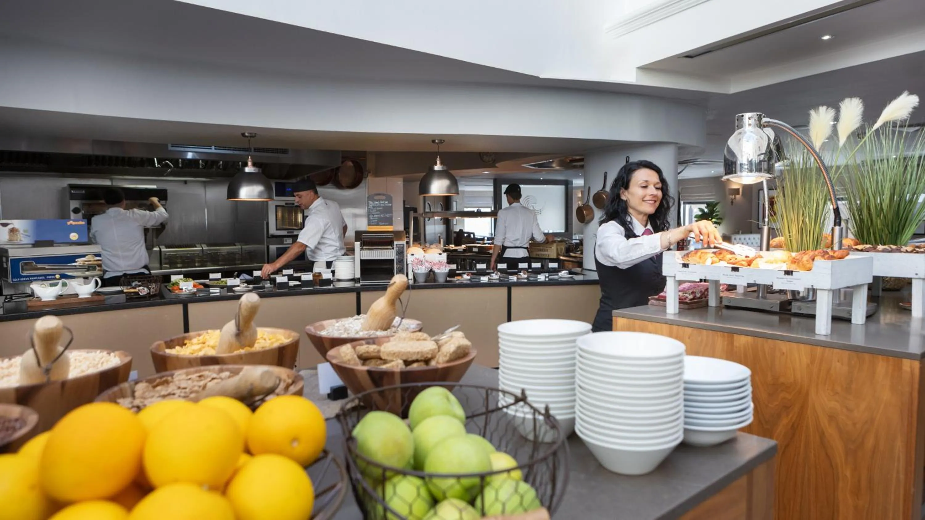 Breakfast in Hilton Cambridge City Centre