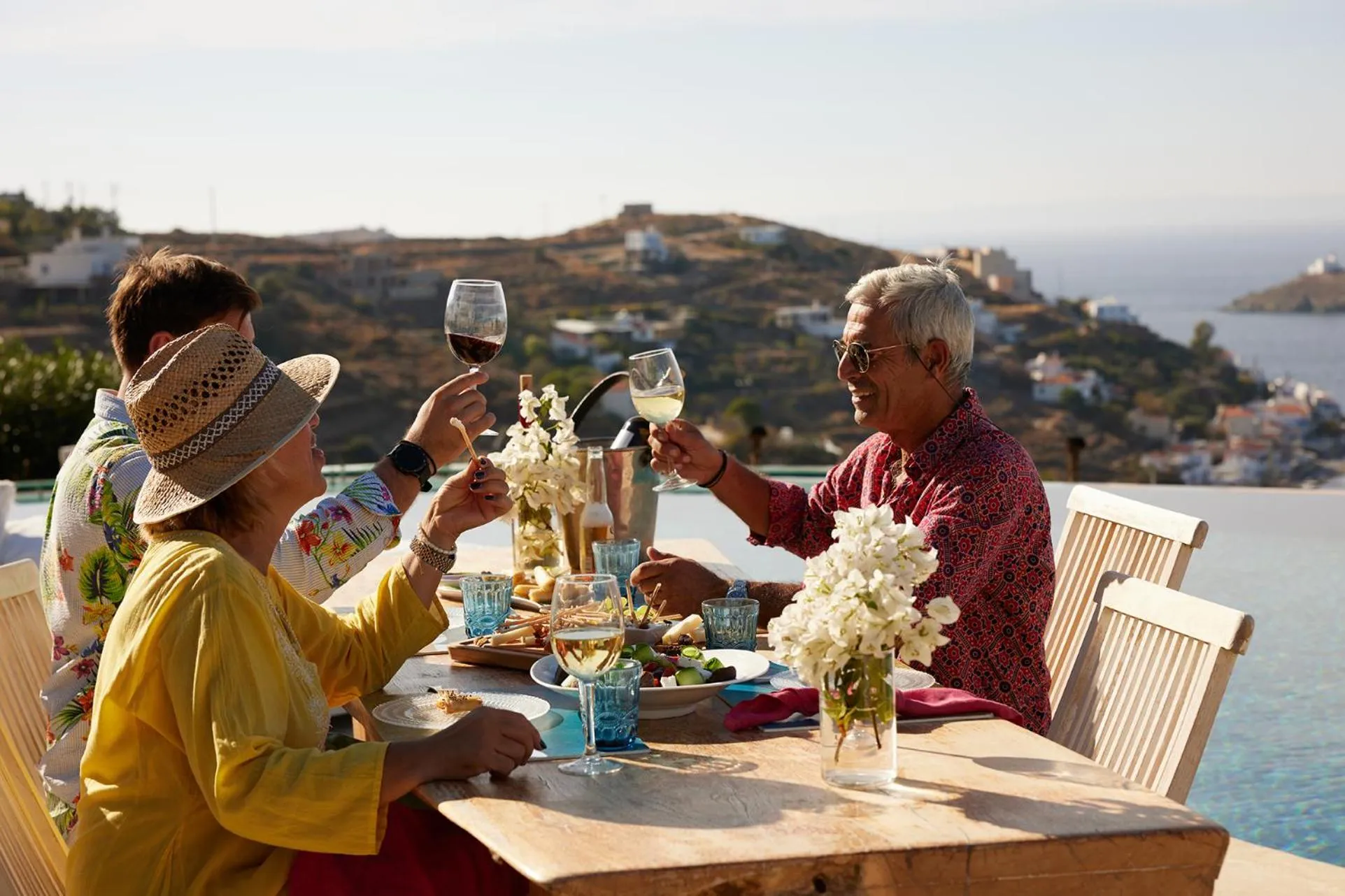 Restaurant/places to eat in Aigis Suites Kea