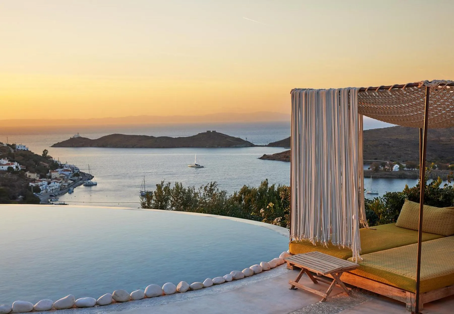 Day in Aigis Suites Kea