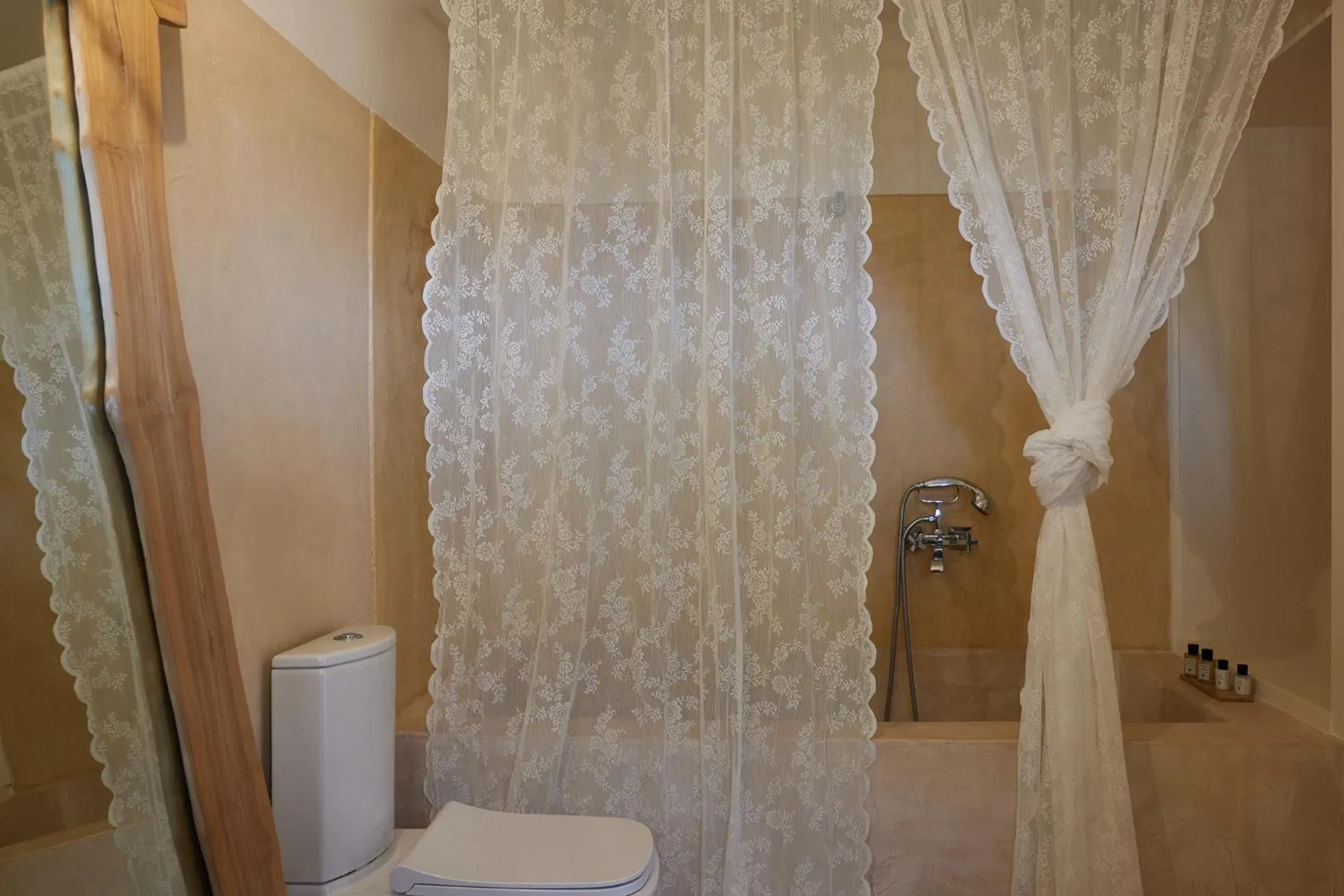 Shower in Aigis Suites Kea