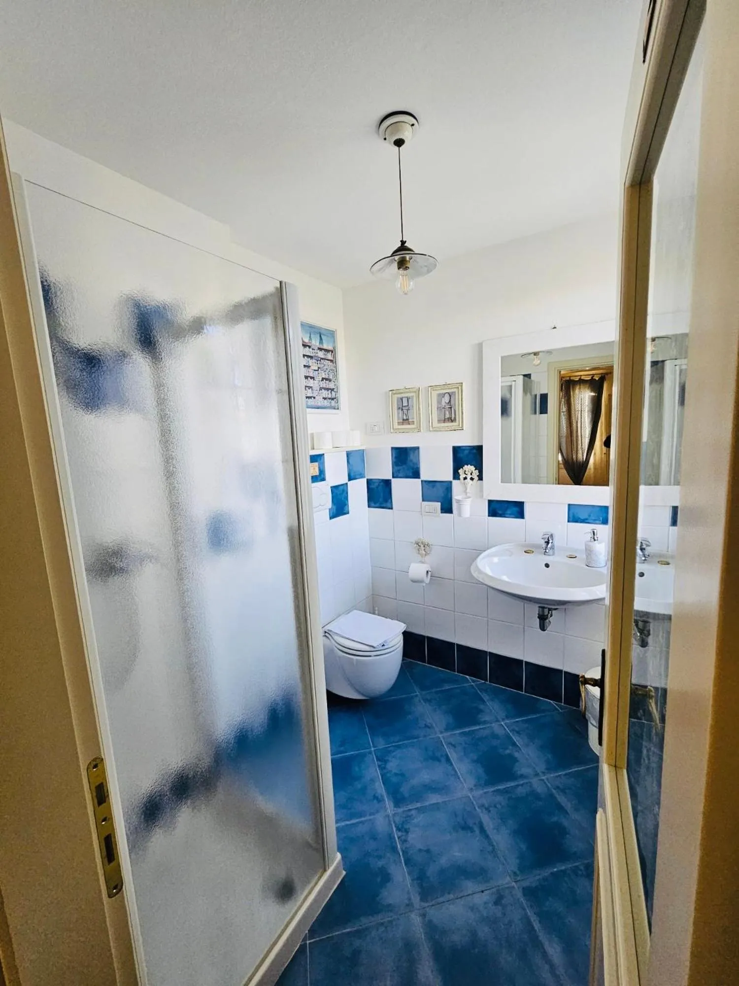 Bathroom, Bed in La Fabbrica Delle Idee