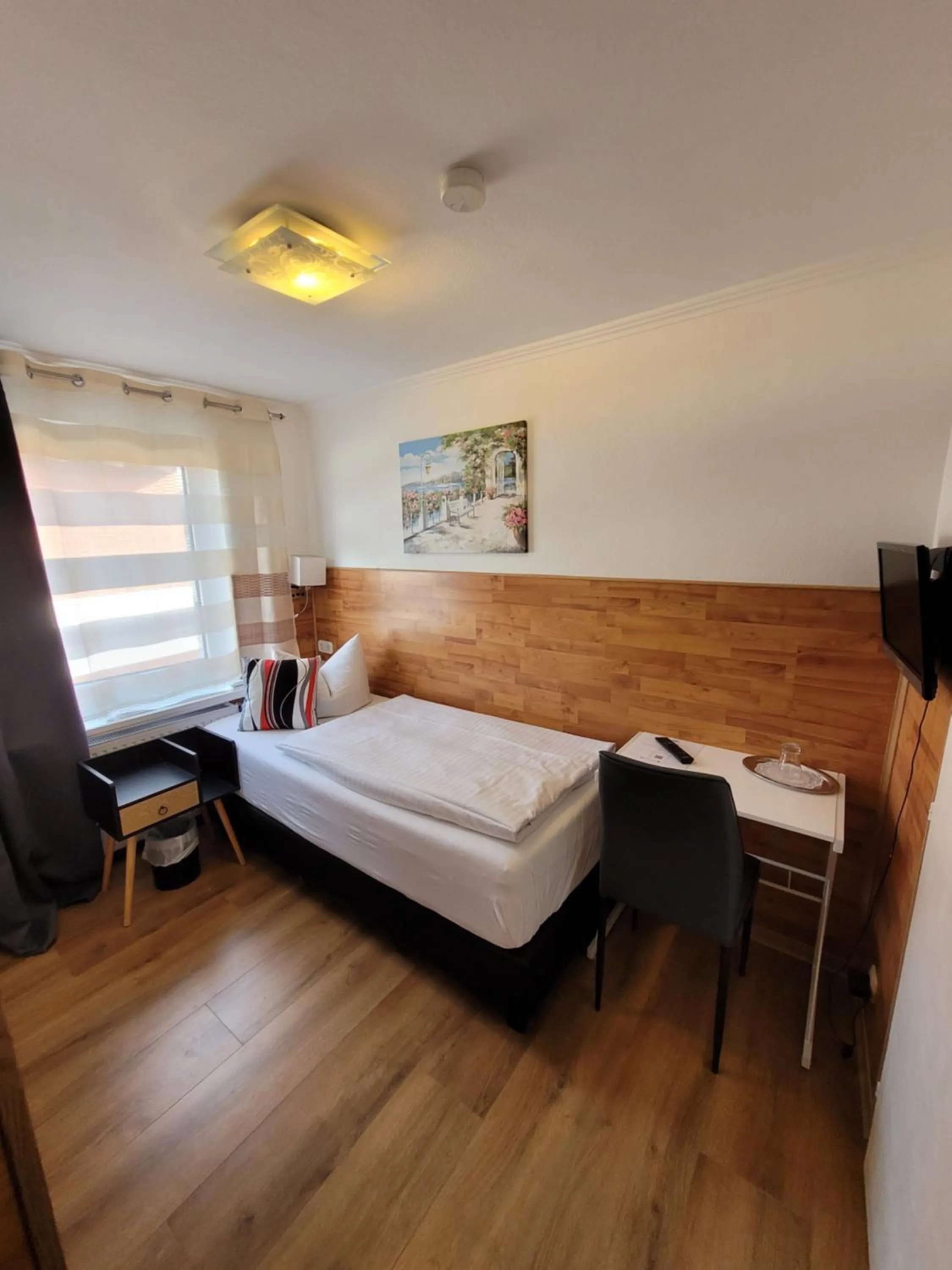 Bed in Hotel MoinMoin