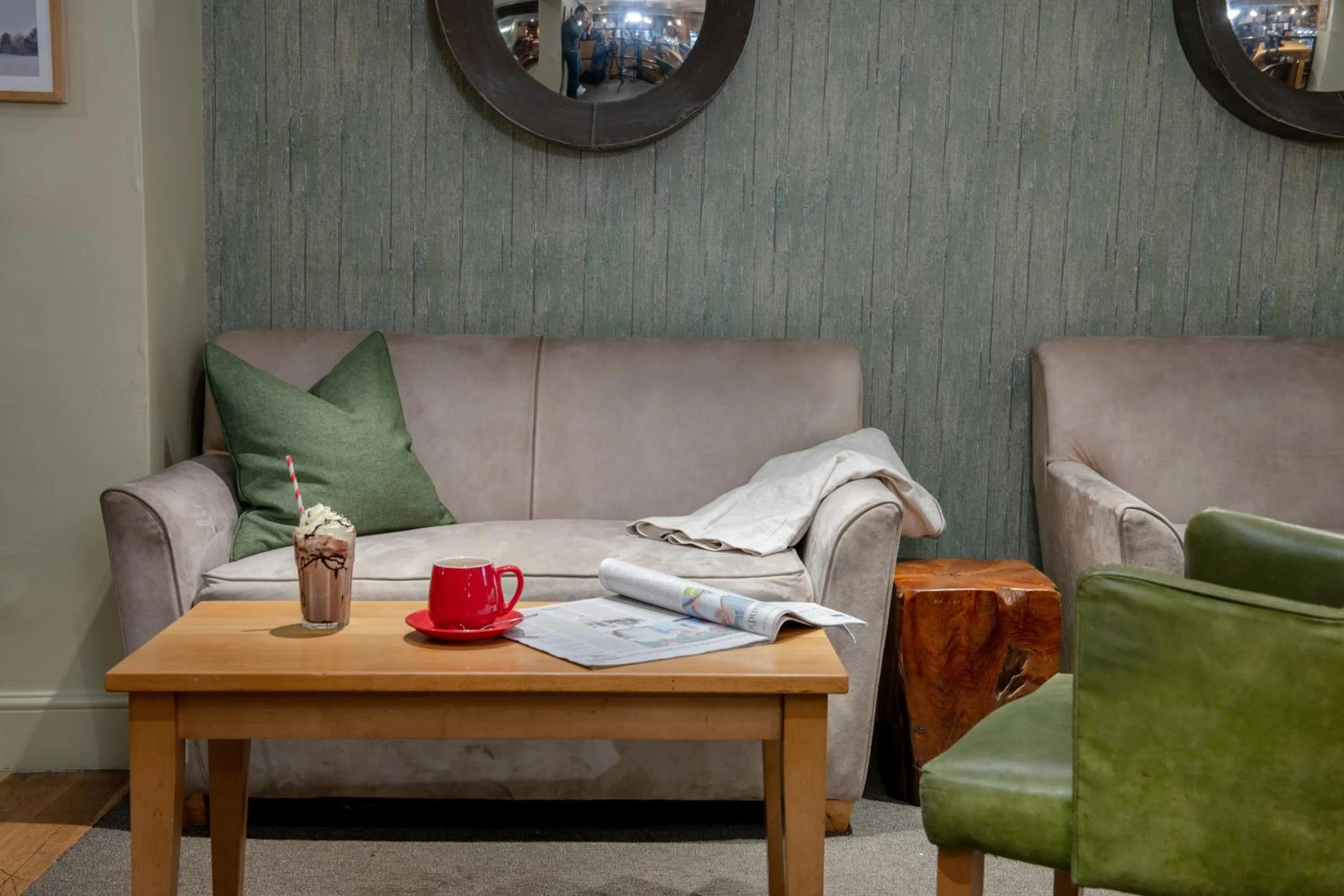 Restaurant/places to eat in Lodge at Bristol