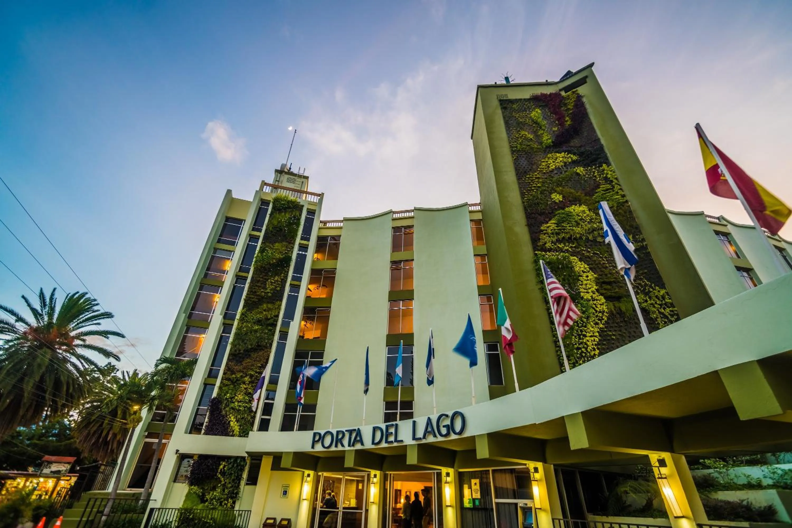 Property building in Porta Hotel del Lago