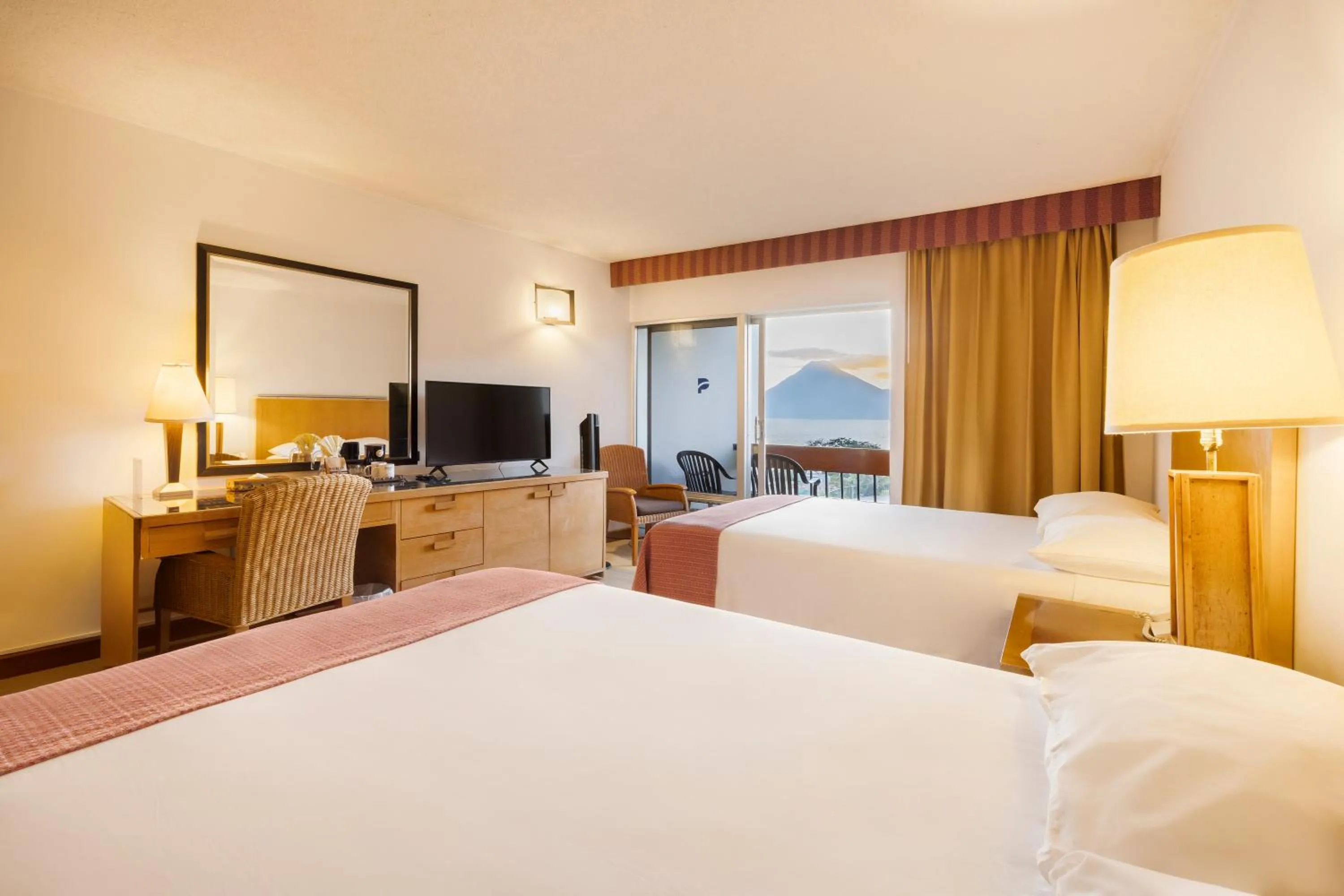 Bedroom, Bed in Porta Hotel del Lago