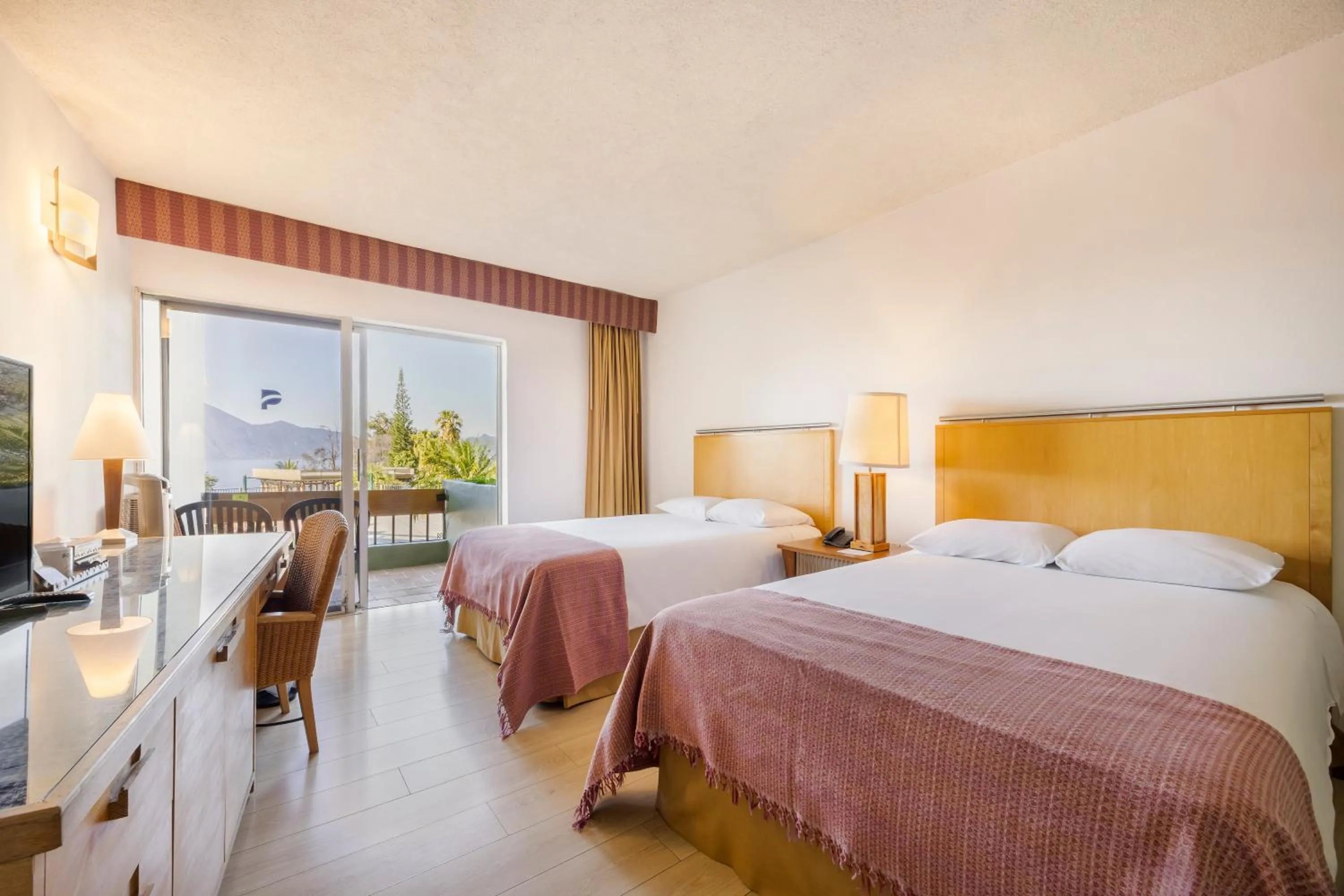 Guests, Bed in Porta Hotel del Lago