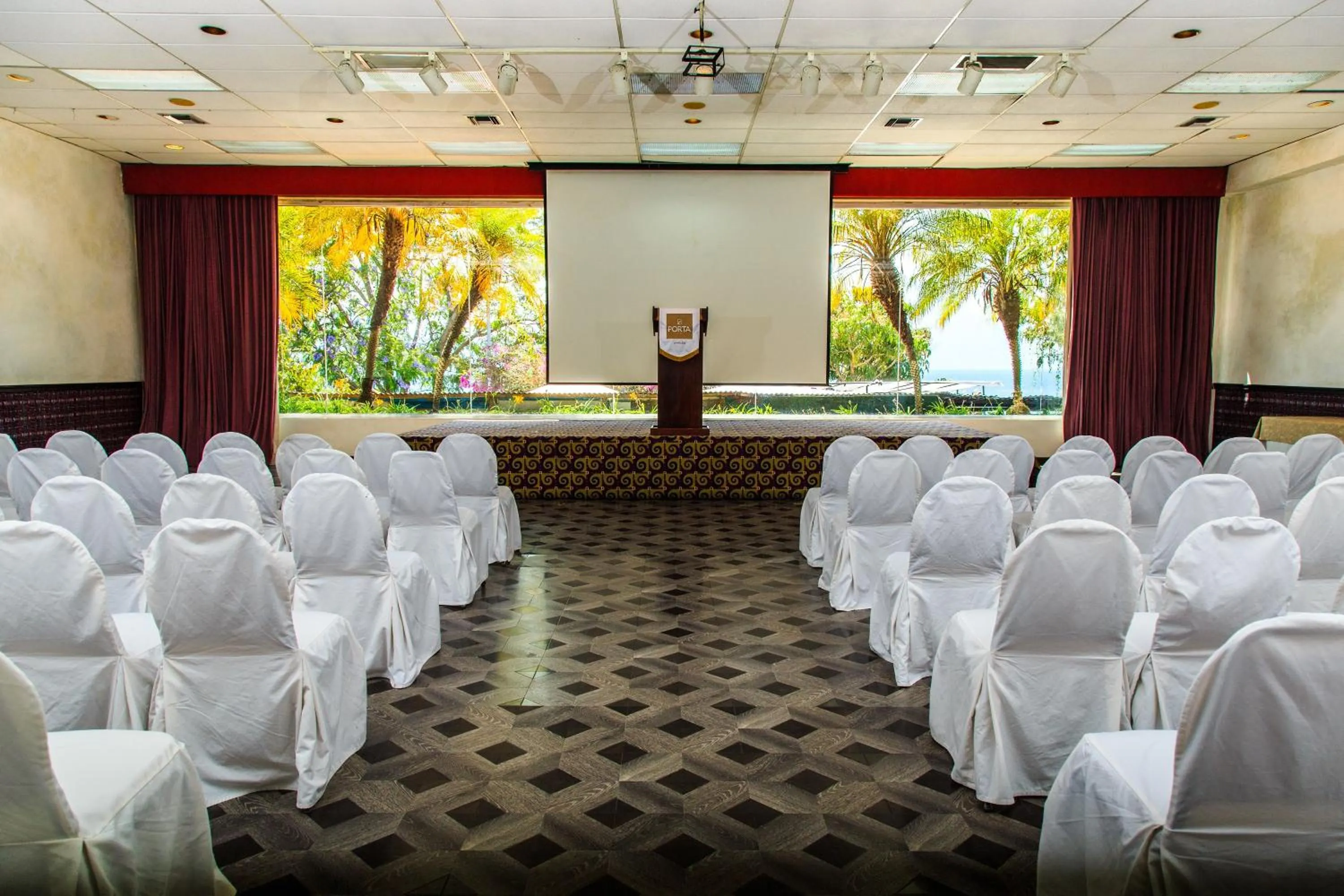 Banquet/Function facilities in Porta Hotel del Lago