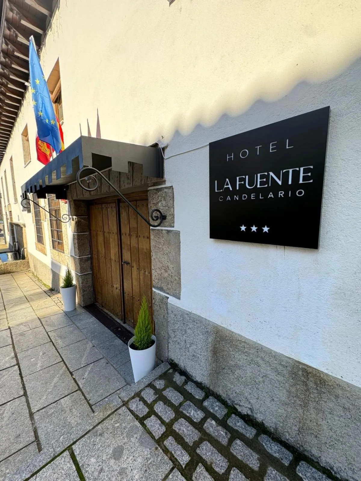 Property building in Hospedium Hotel La Fuente