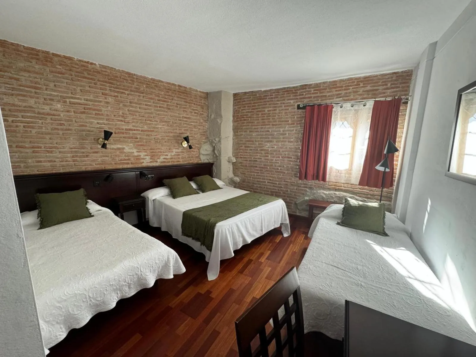 Bedroom, Bed in Hospedium Hotel La Fuente