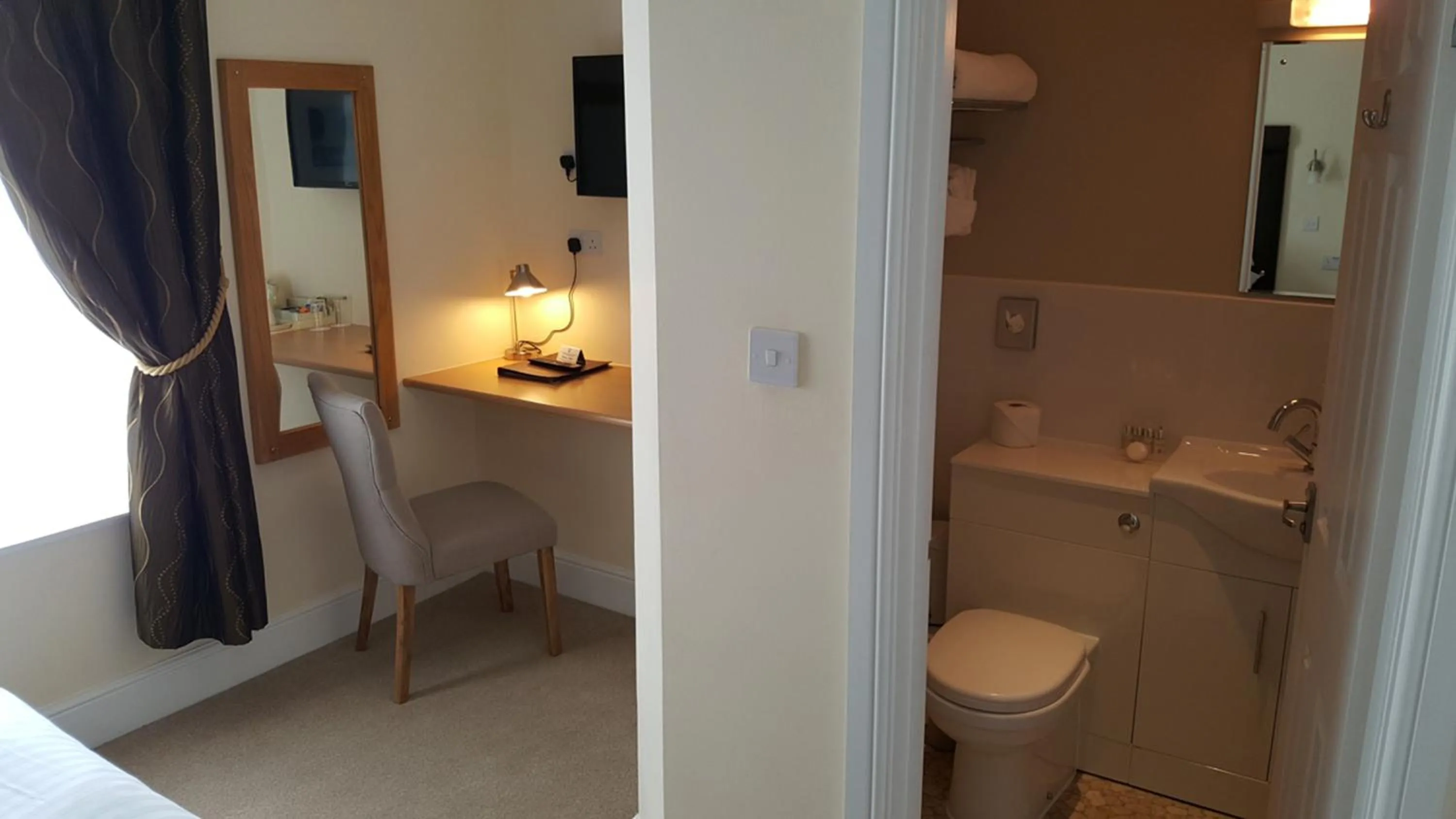 Bathroom in Geckos Rest