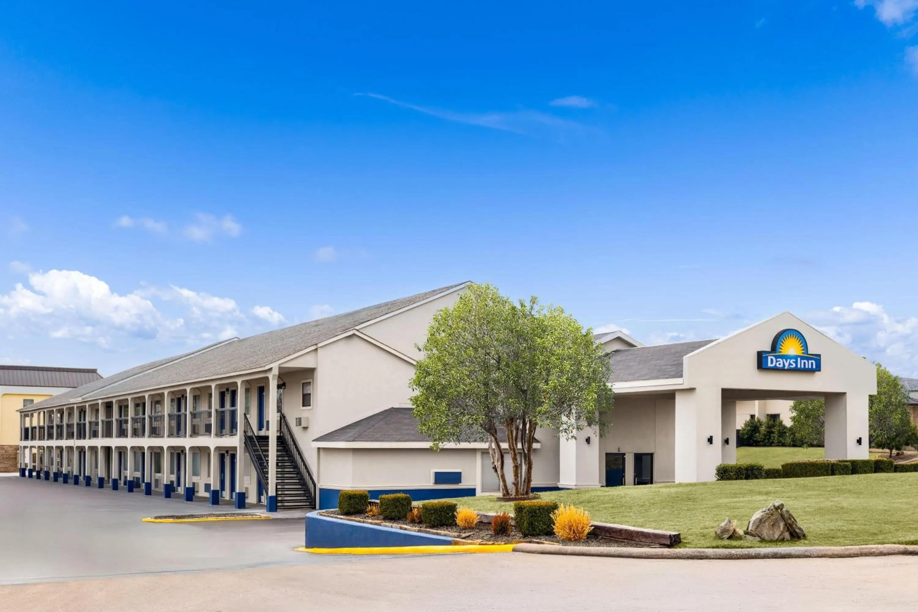 Property building in Days Inn by Wyndham Ardmore