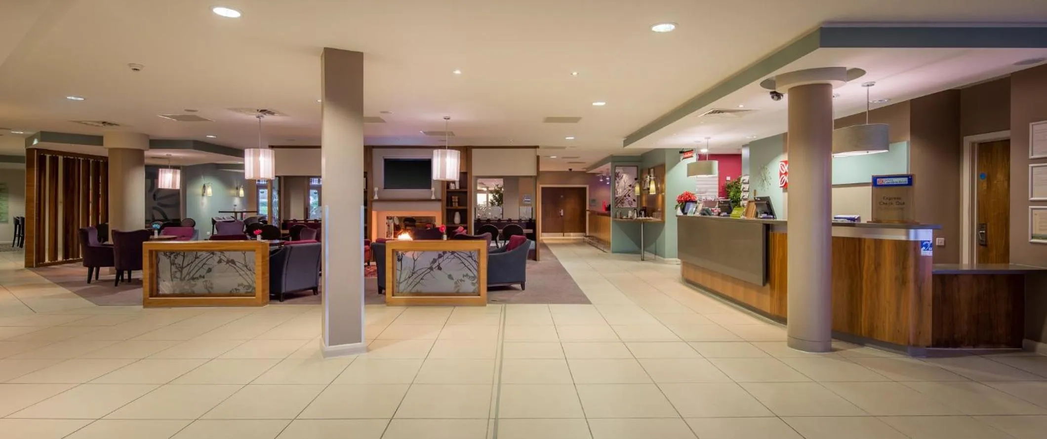 Property building in London Luton Vale Hotel