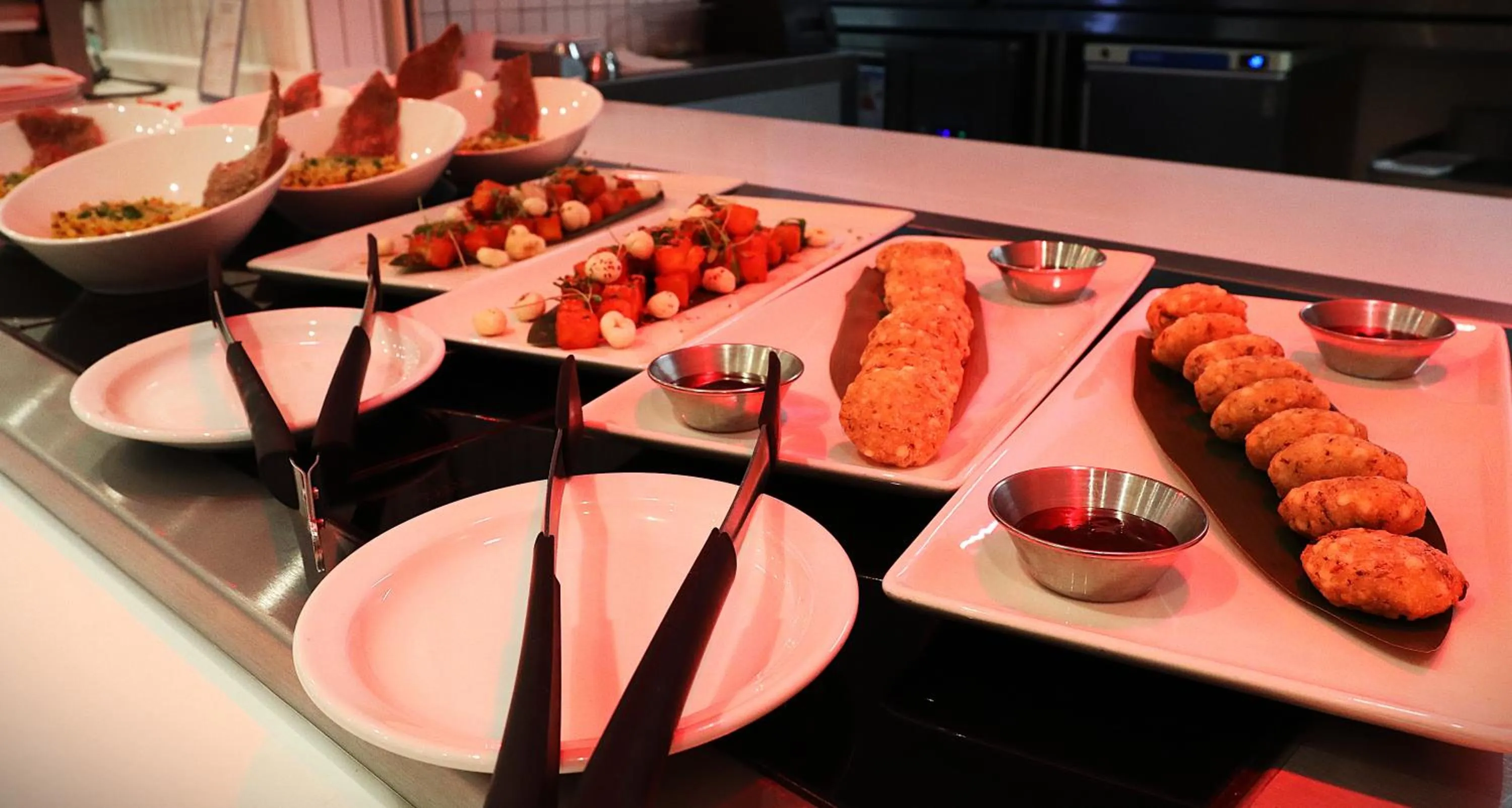 Restaurant/places to eat in London Luton Vale Hotel