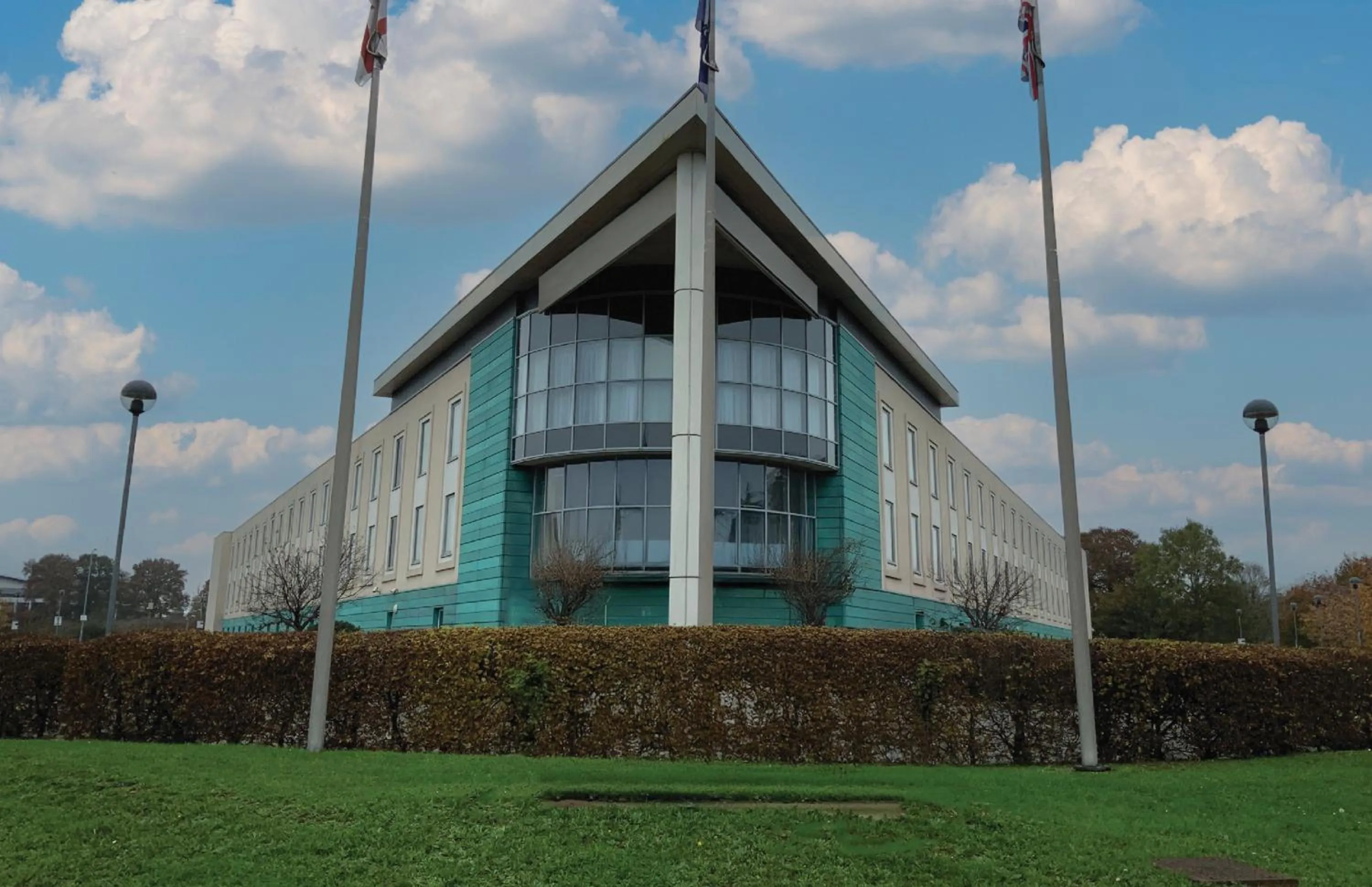 Property building in London Luton Vale Hotel