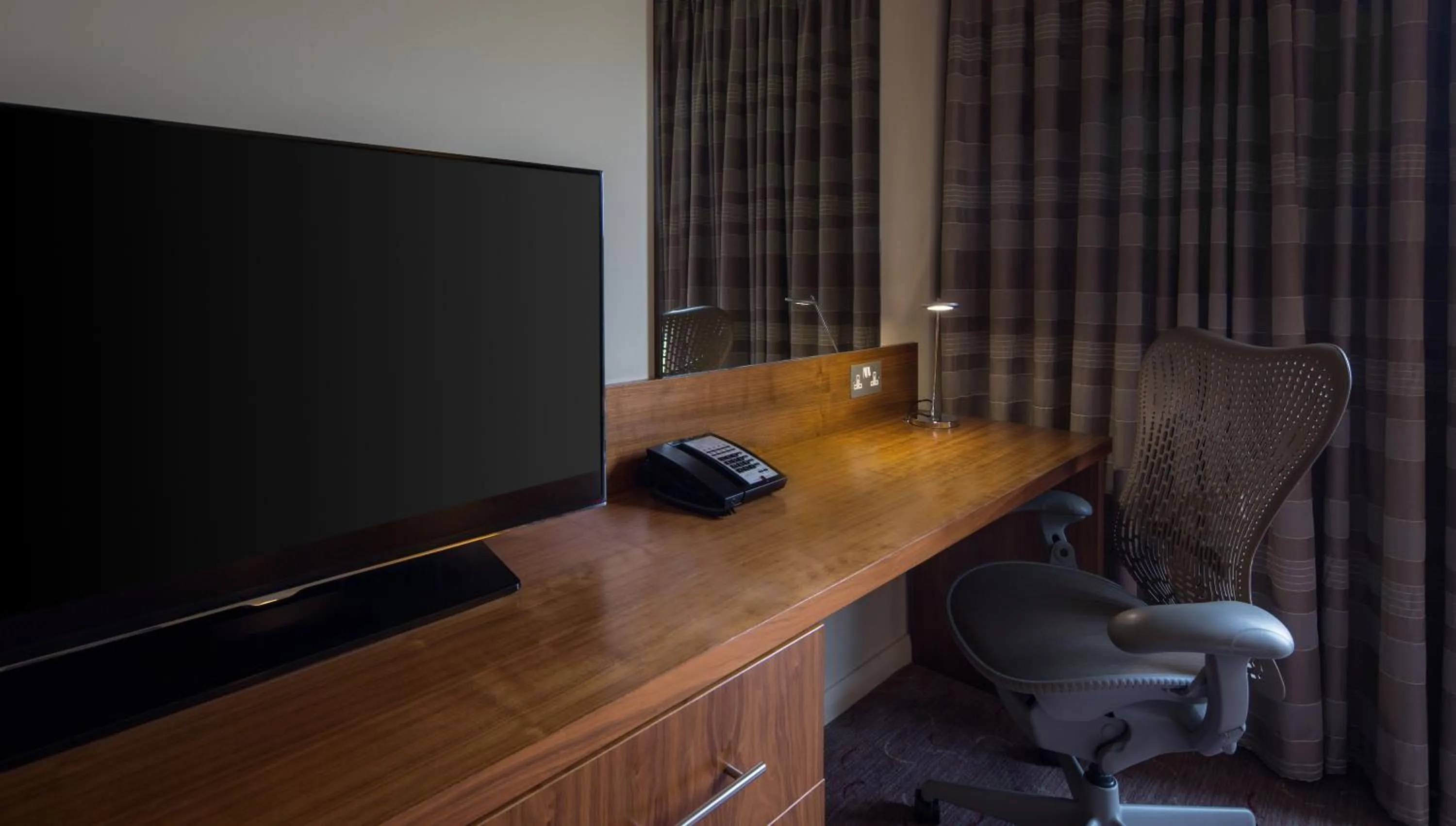 hair dresser in Hilton Garden Inn Luton North