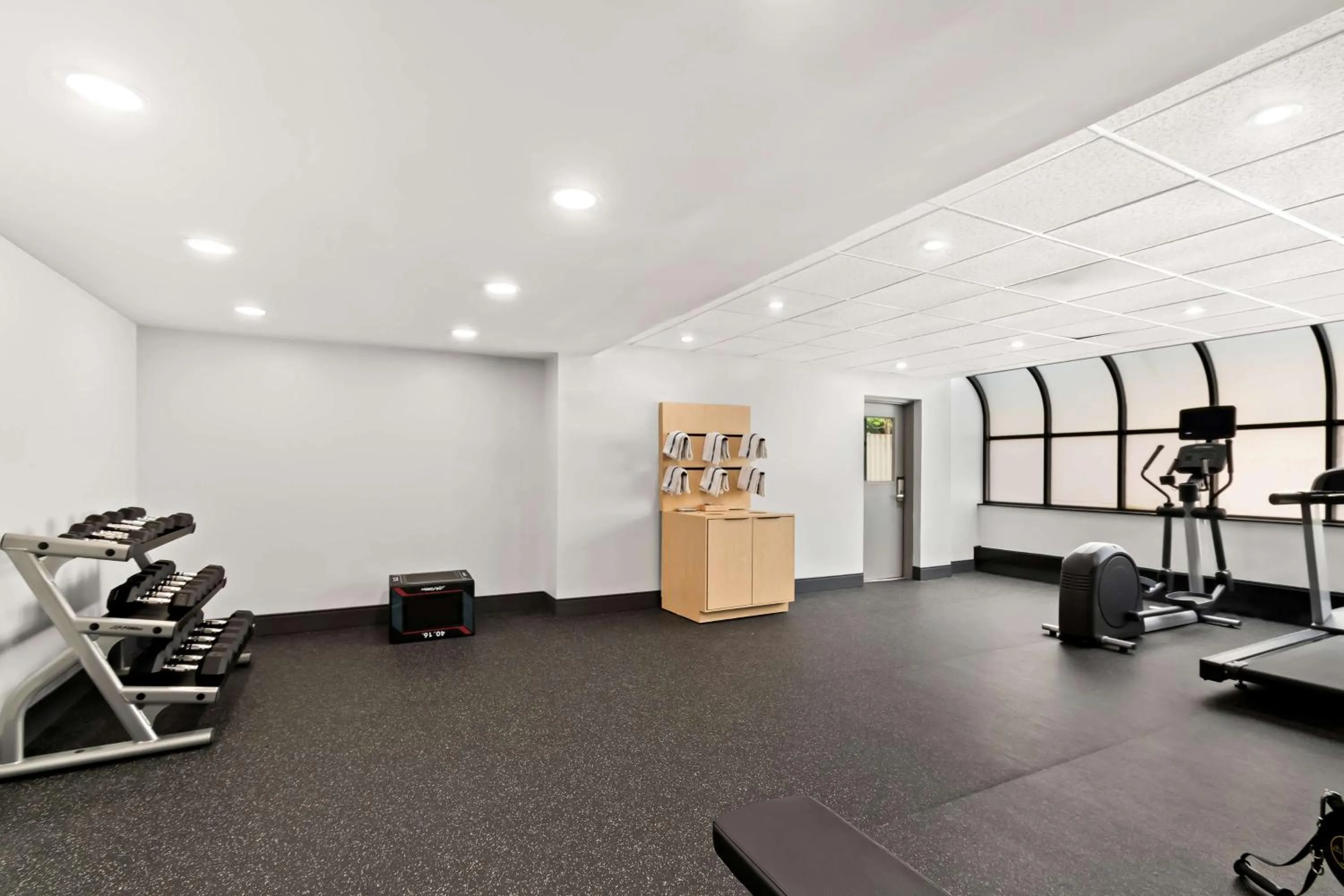 Fitness centre/facilities in Inn at Chocolate Avenue - Sure Stay Collection by Best Western