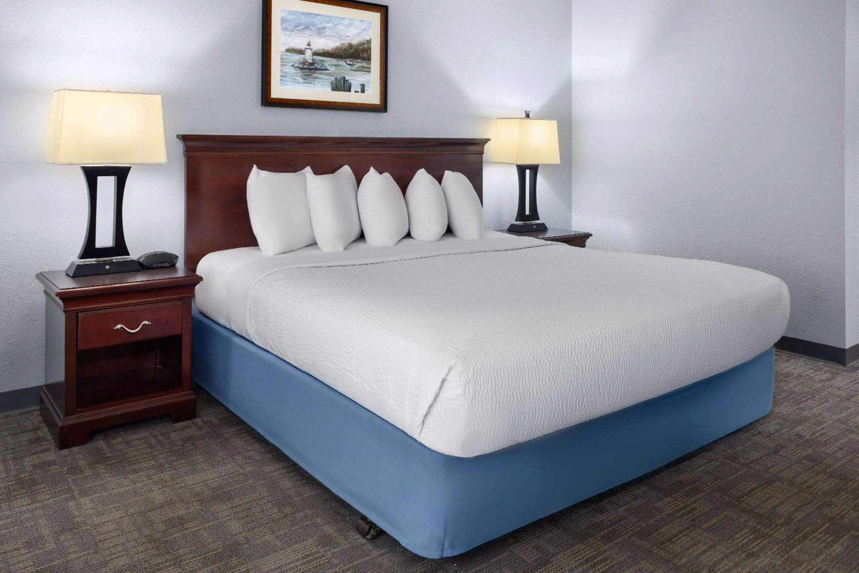 Photo of the whole room, Bed in Days Inn by Wyndham Iron Mountain