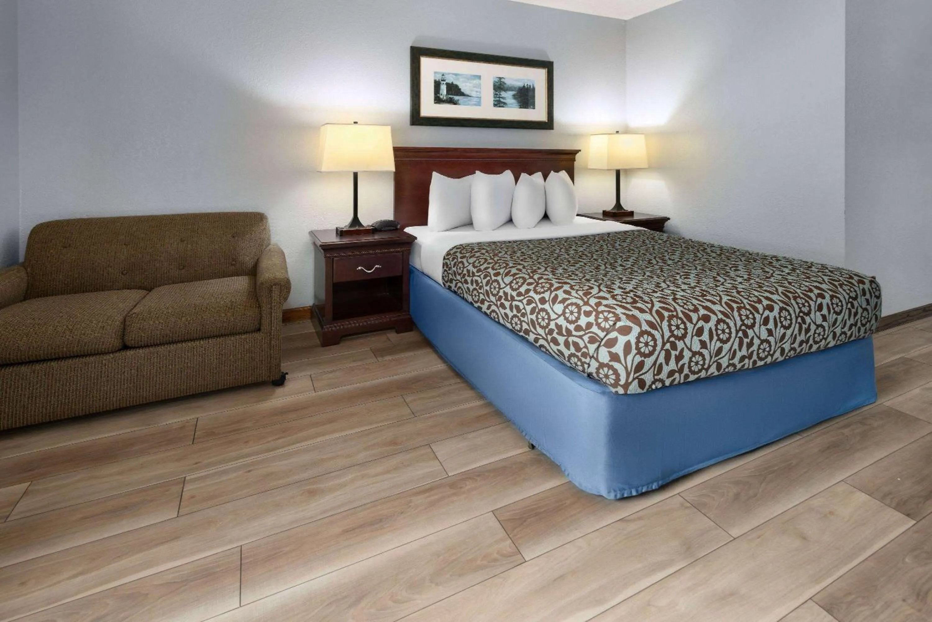 Photo of the whole room, Bed in Days Inn by Wyndham Iron Mountain