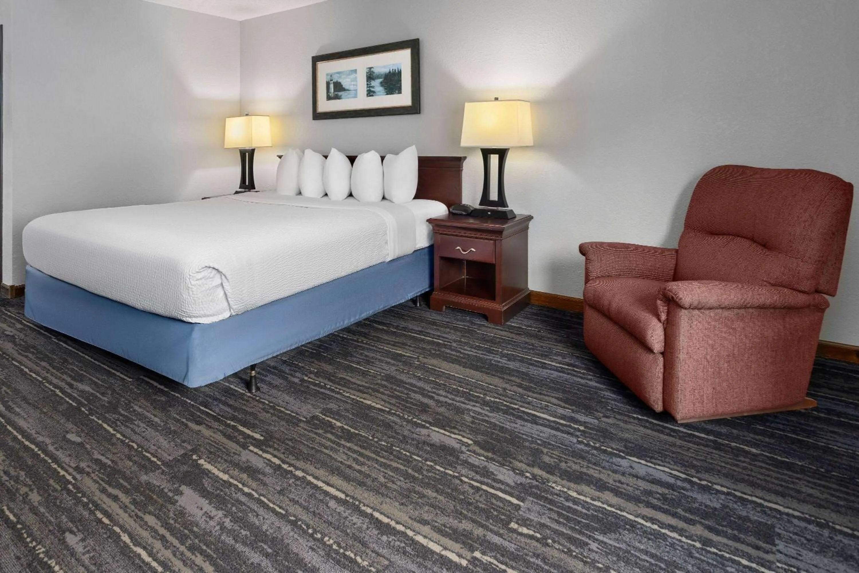 Photo of the whole room, Bed in Days Inn by Wyndham Iron Mountain