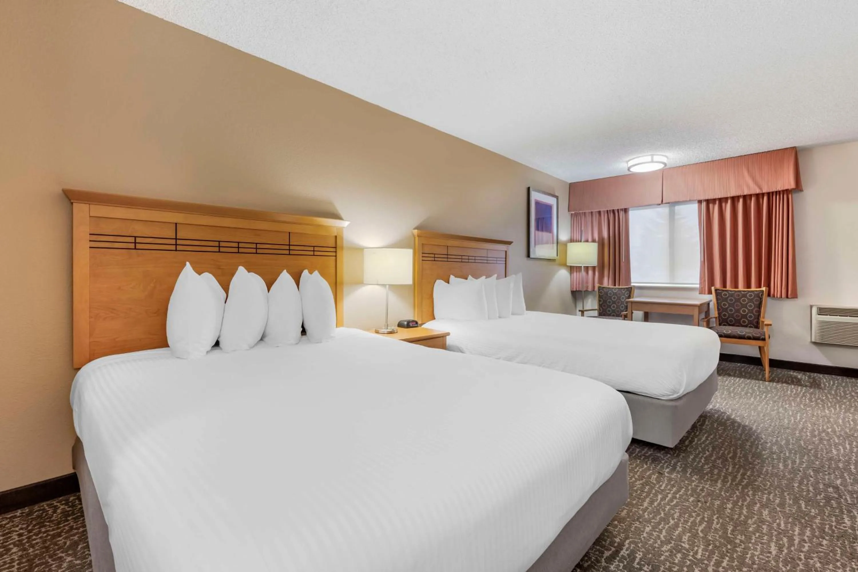 Bedroom, Bed in Best Western Aladdin Inn