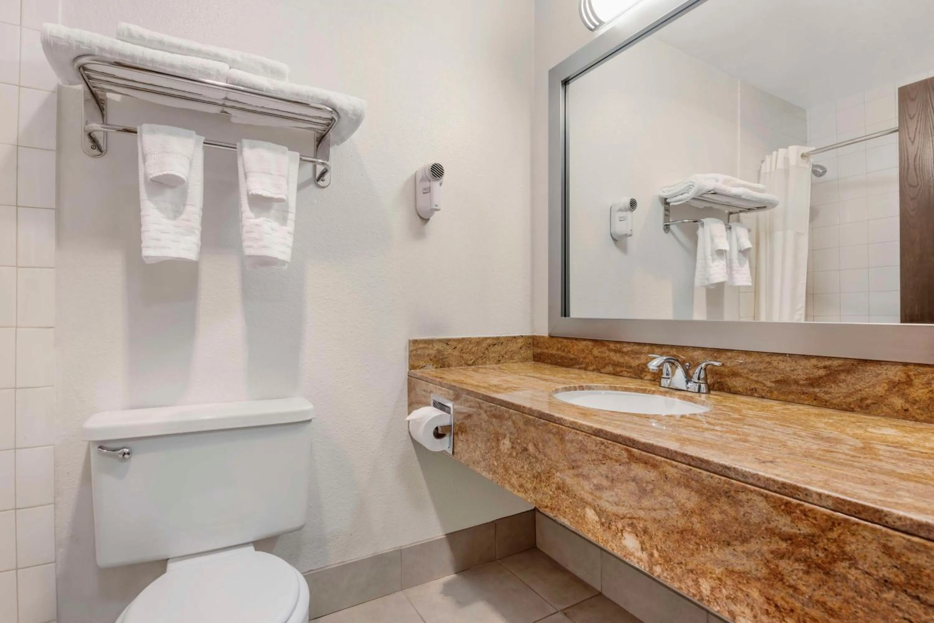 Bathroom in Best Western Aladdin Inn