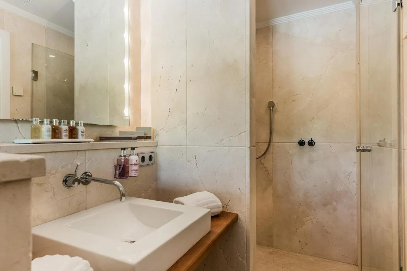 Shower in The Residence by the Beach House Marbella
