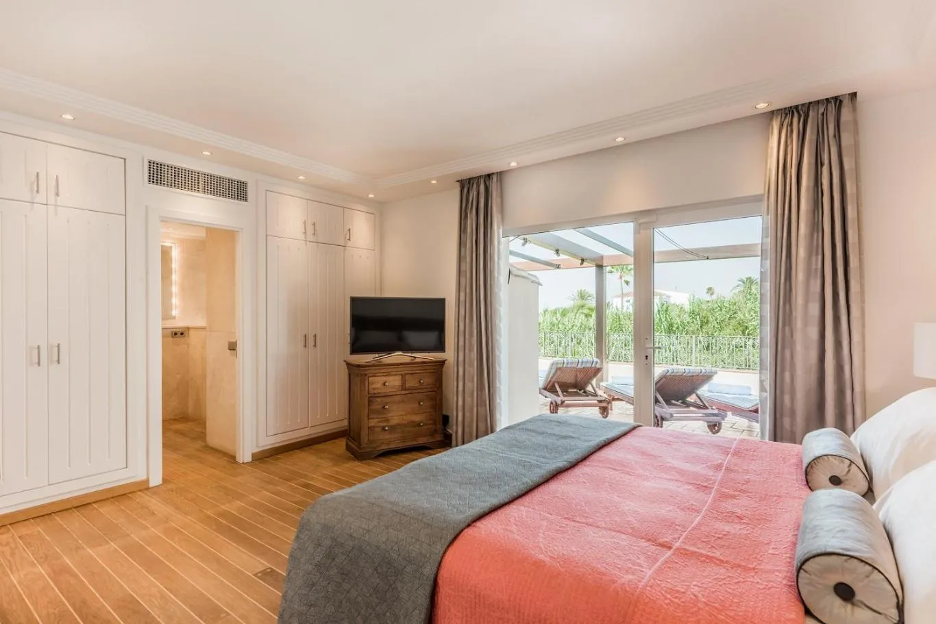 TV and multimedia, Bed in The Residence by the Beach House Marbella