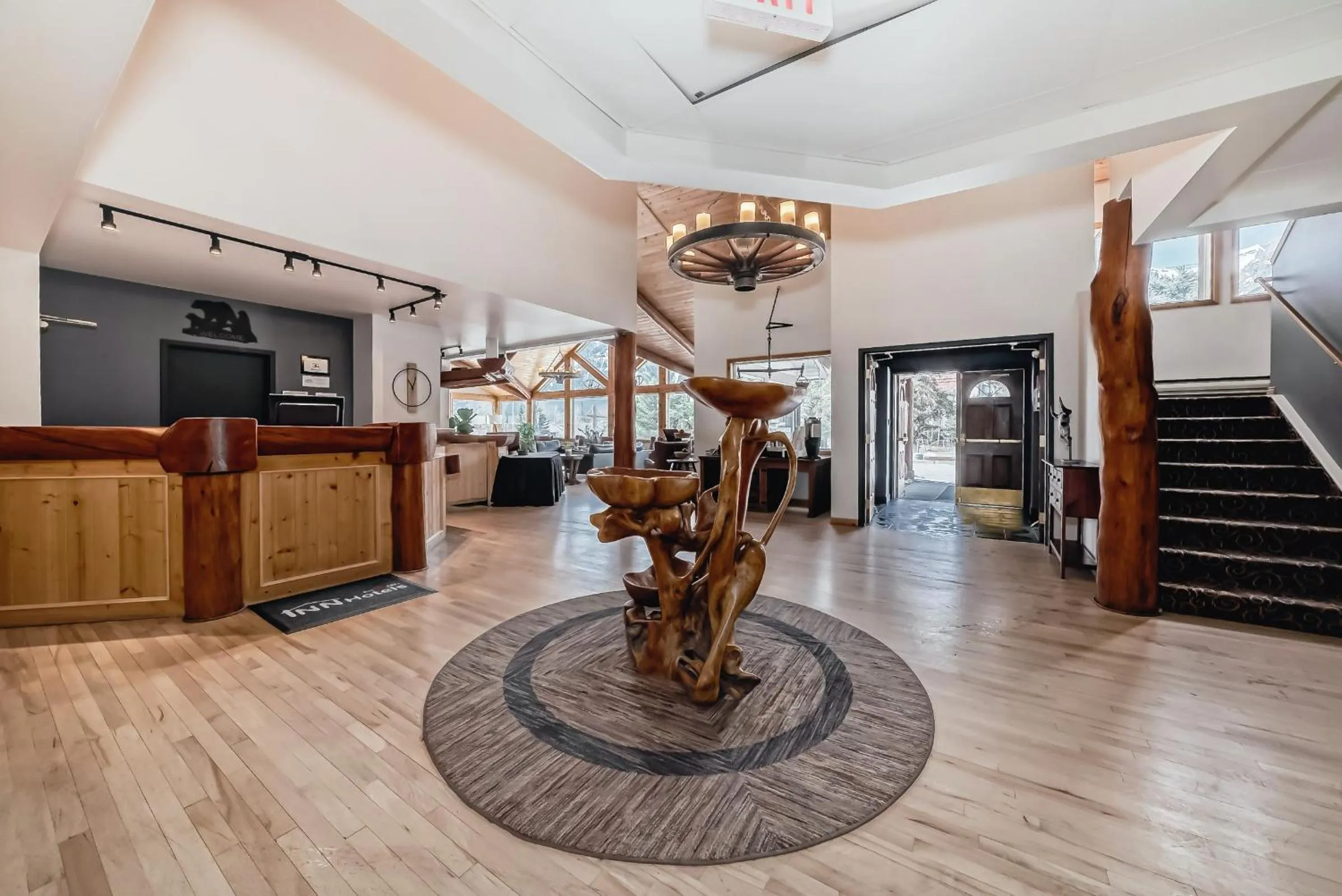 Lobby or reception in Canmore Rocky Mountain Inn