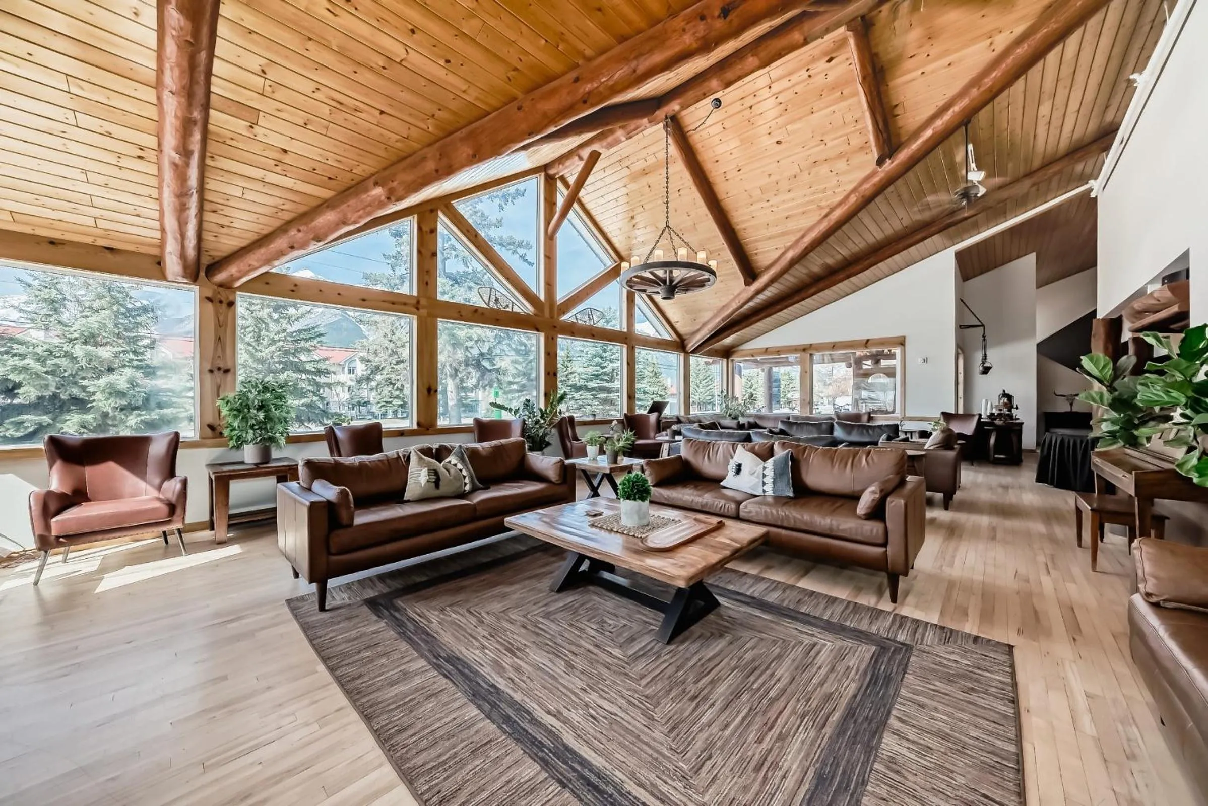 Lobby or reception in Canmore Rocky Mountain Inn