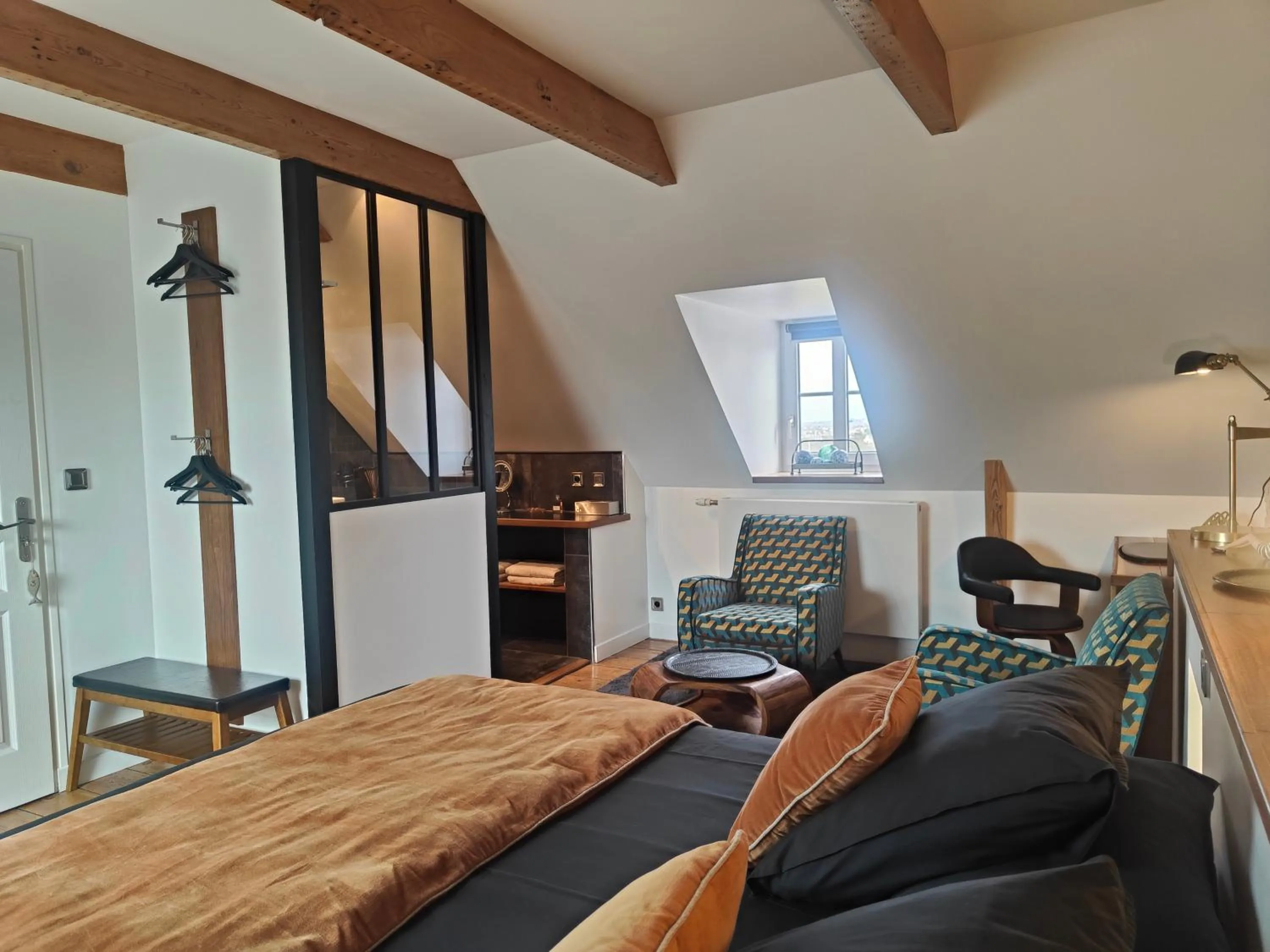Photo of the whole room, Bed in Le Vieux Couvent & SPA