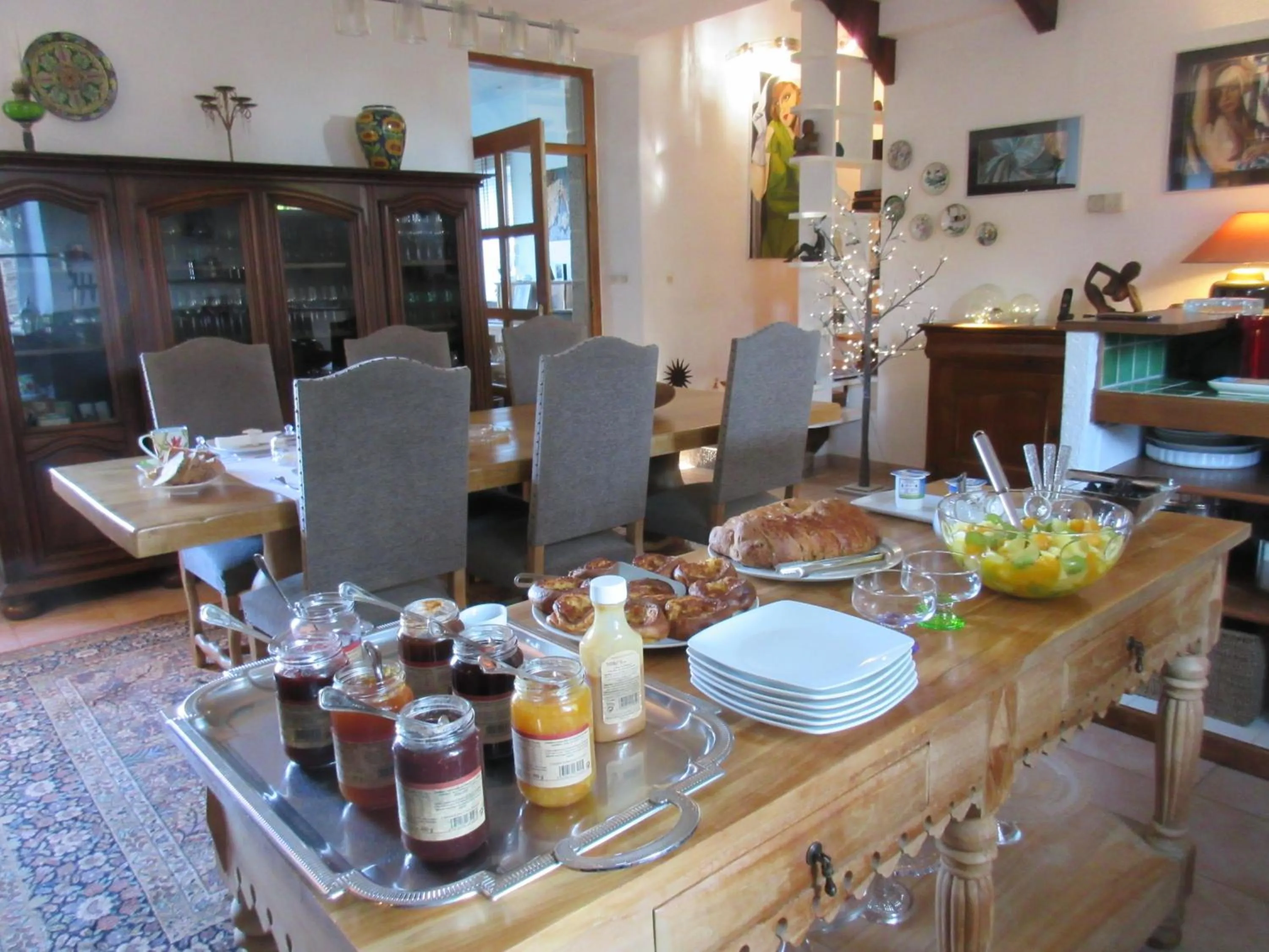 Communal kitchen in Le Vieux Couvent & SPA
