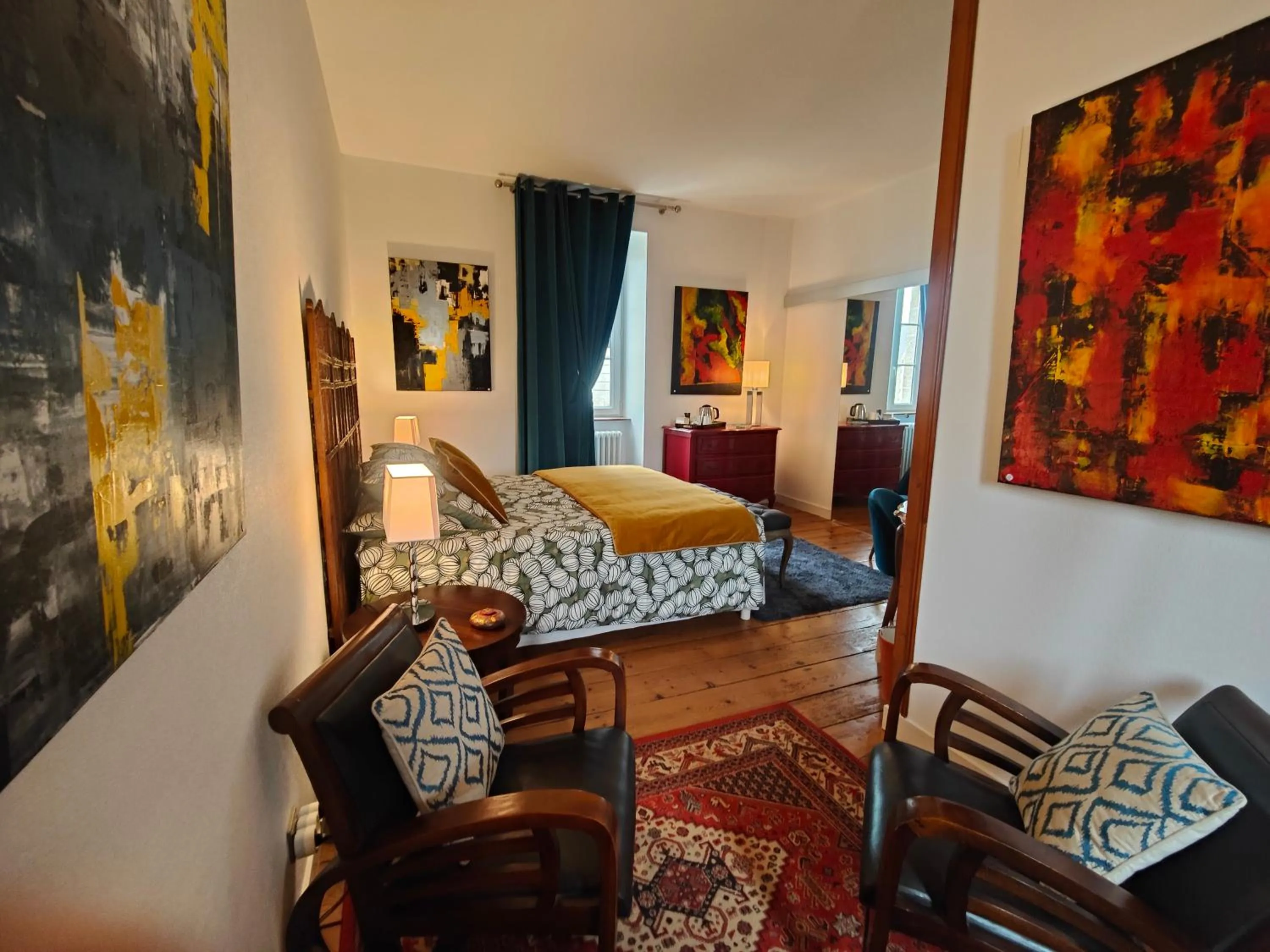 Photo of the whole room, Bed in Le Vieux Couvent & SPA