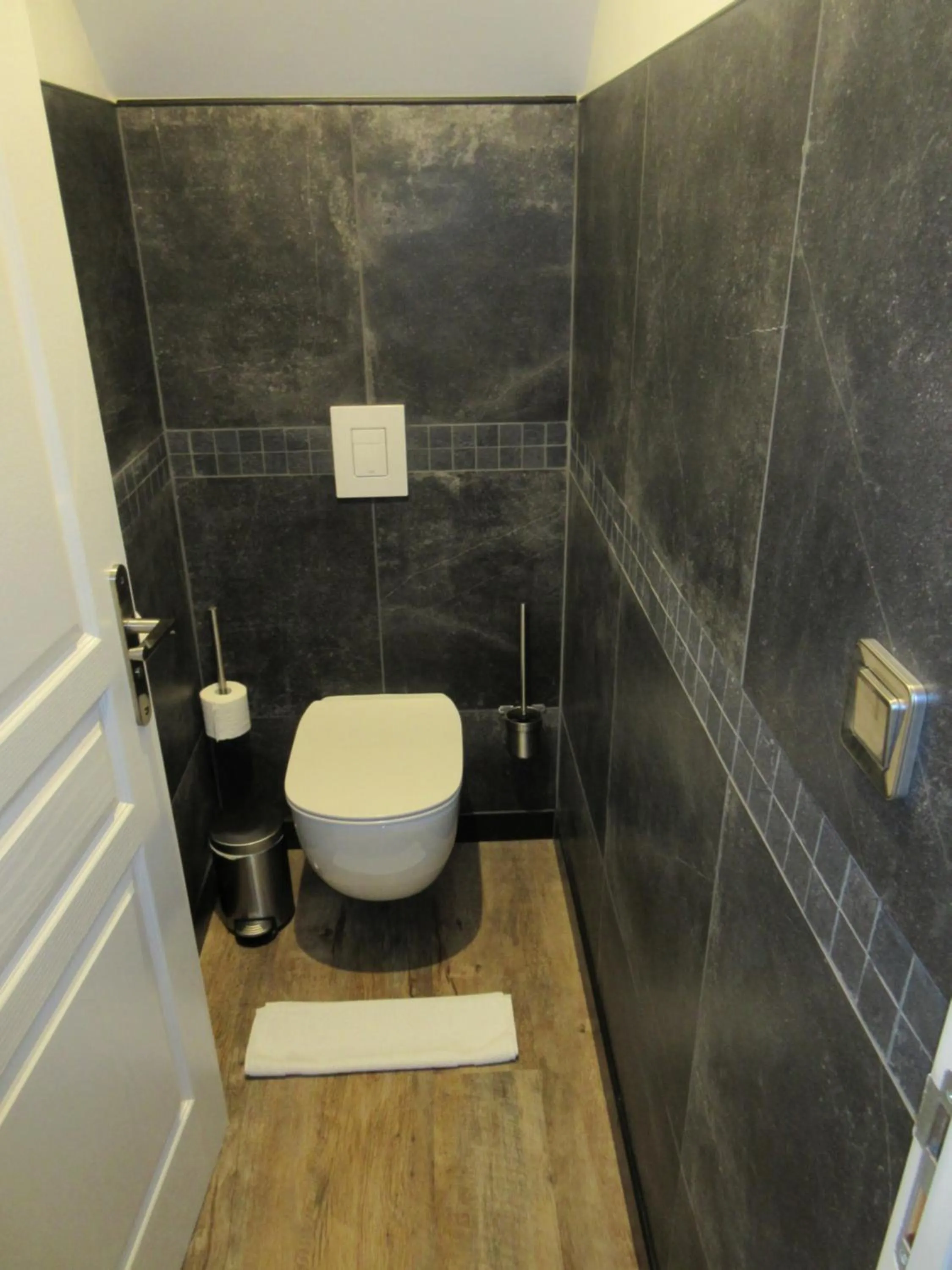 Toilet in Le Vieux Couvent & SPA