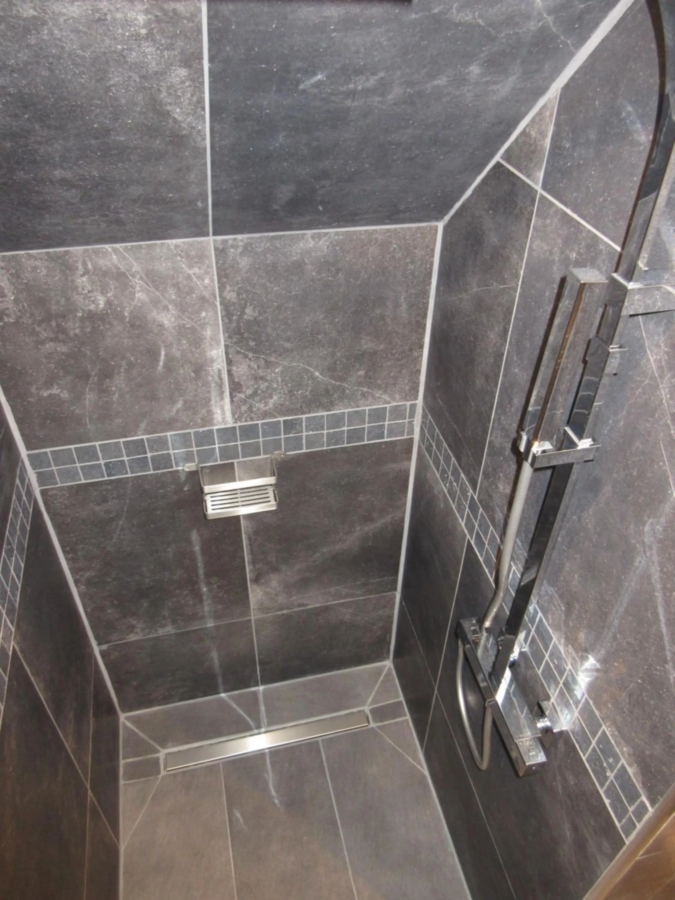 Shower in Le Vieux Couvent & SPA