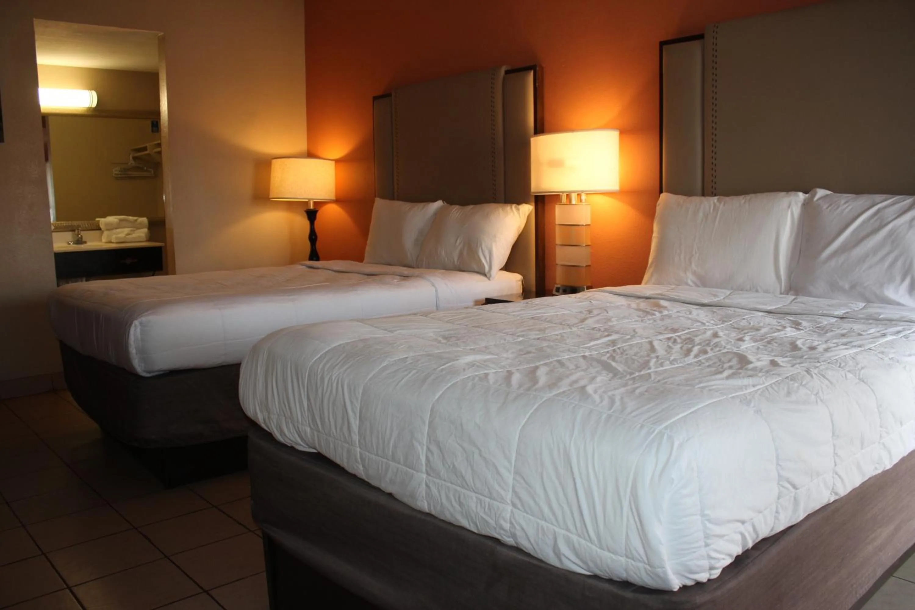 Photo of the whole room, Bed in Travelodge by Wyndham Blythe